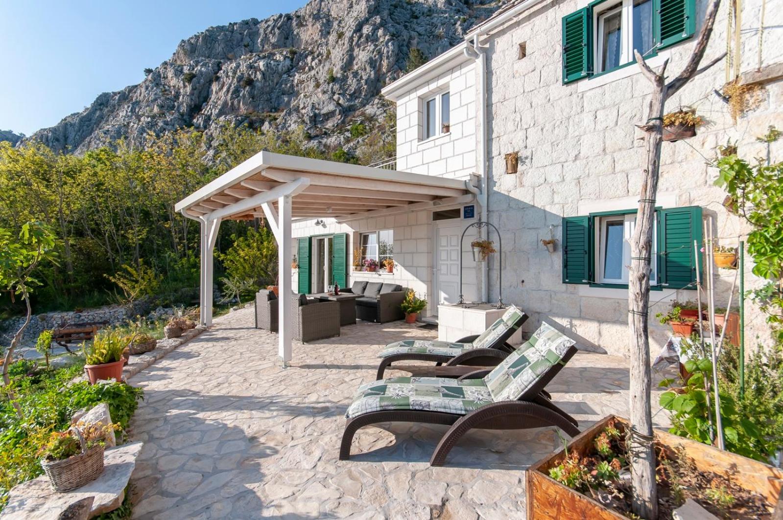 Hotel Villa Ole-stone House With The Beautiful Sea View And Jacuzzi Tub