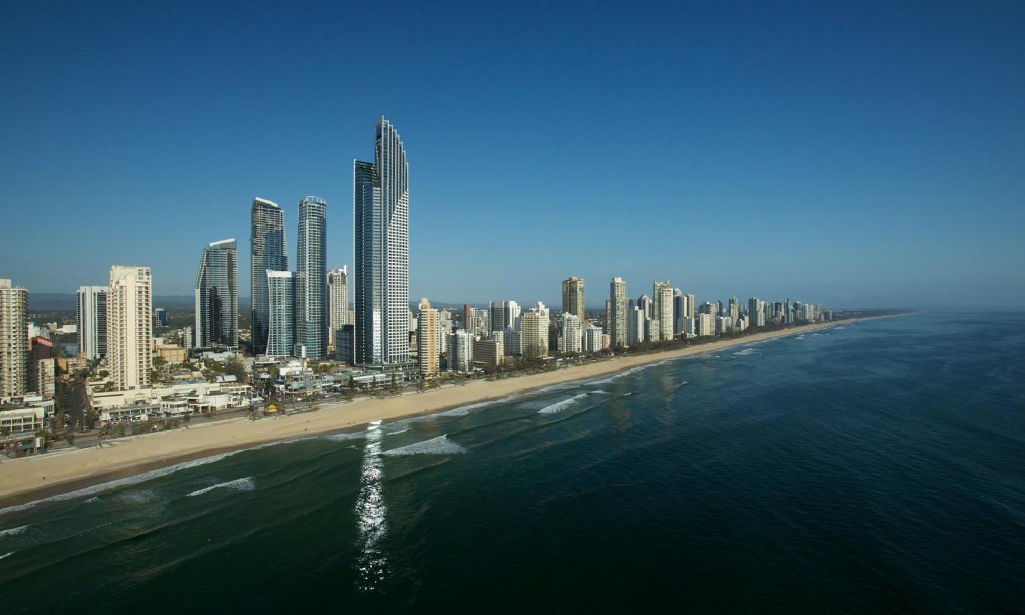 Hotel 3 Bedroom Central Surfers Paradise Apartment