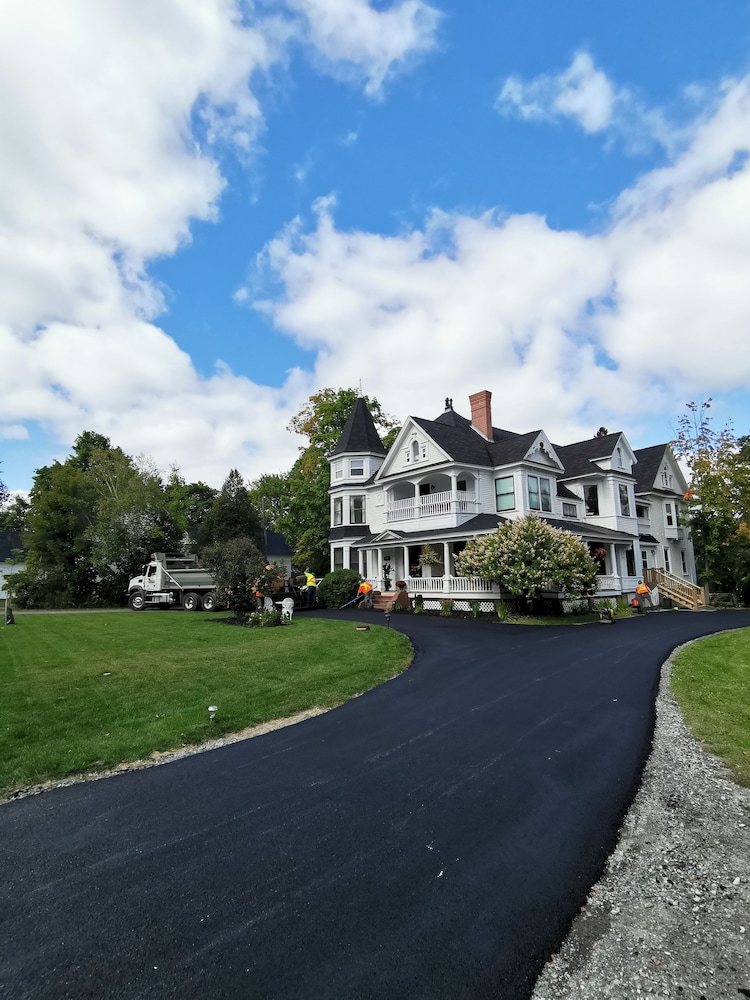 Hotel By The River B&B