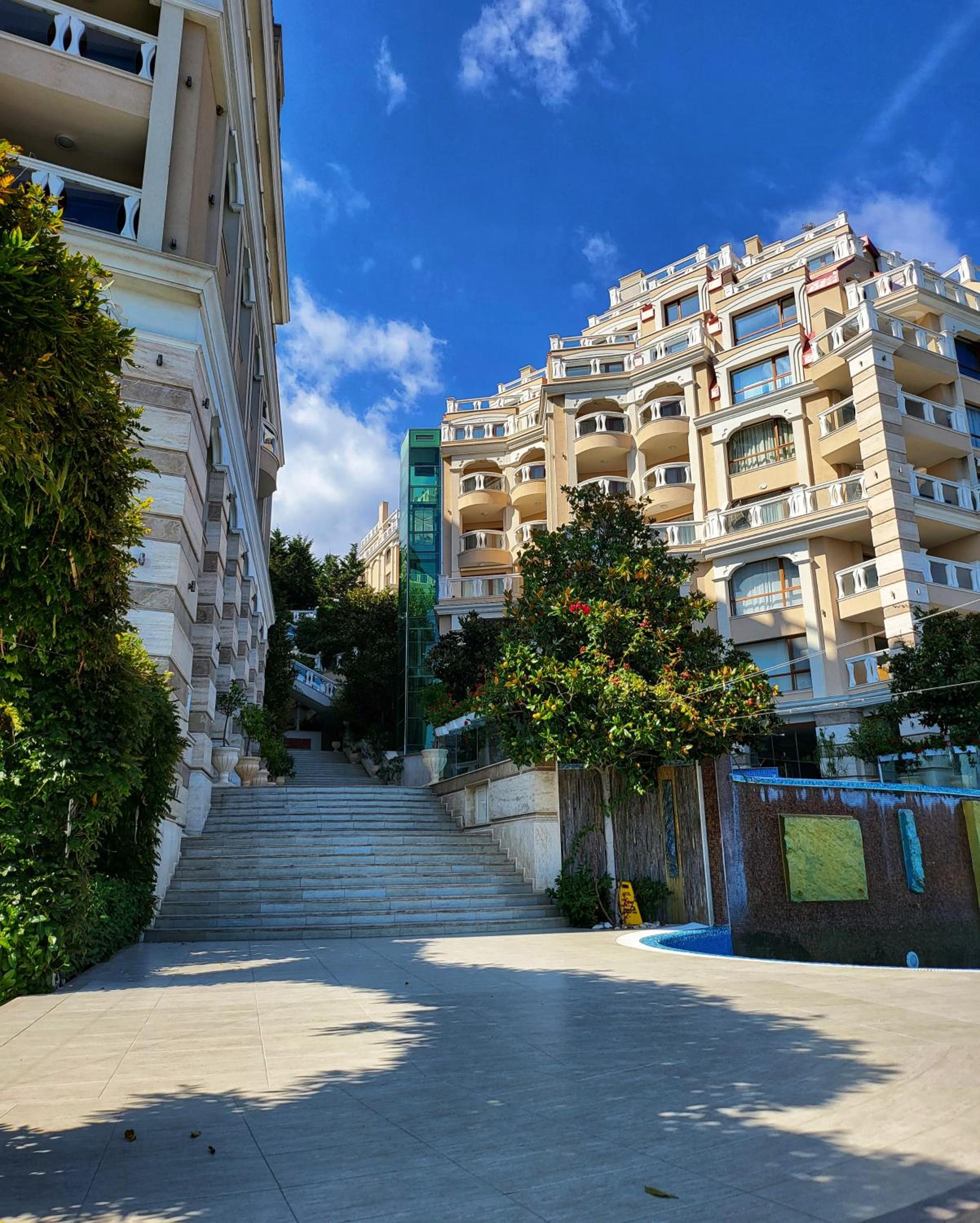 Hotel Elegantz Apartments Lamer