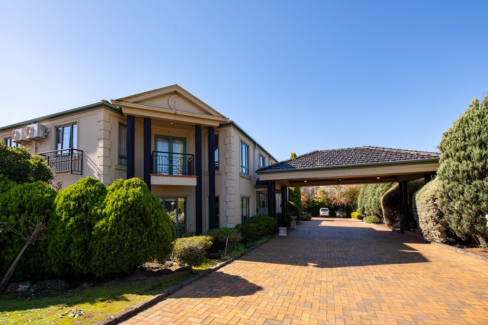 Hotel Gateway on Monash