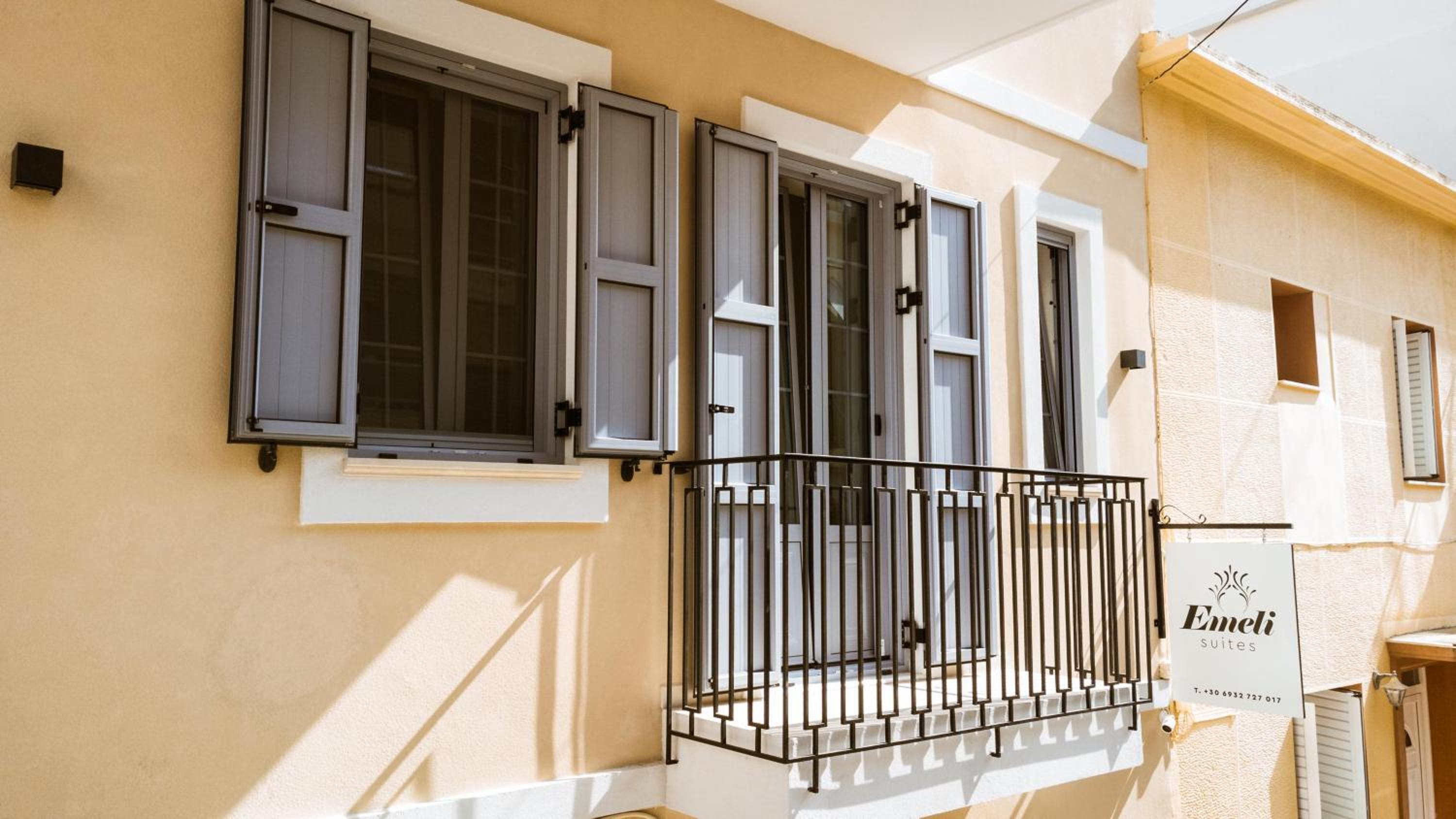 Hotel Emeli Suites
