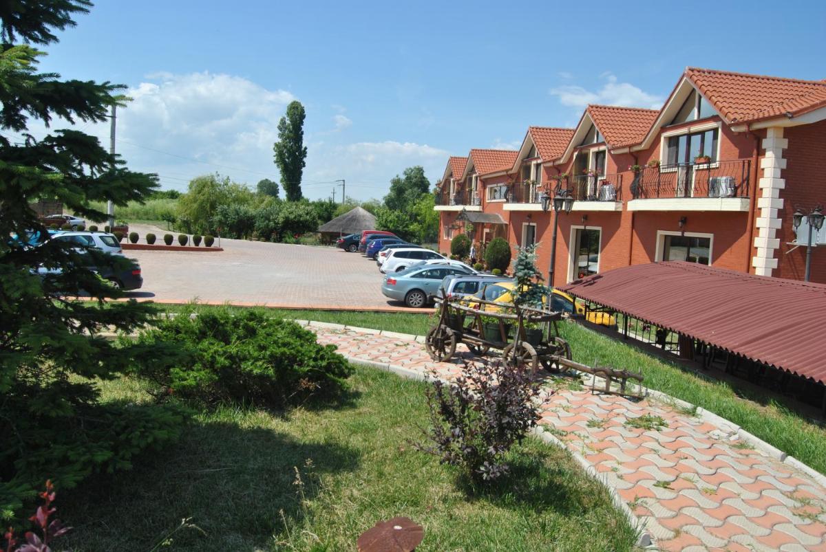 Hotel Lacul Racilor