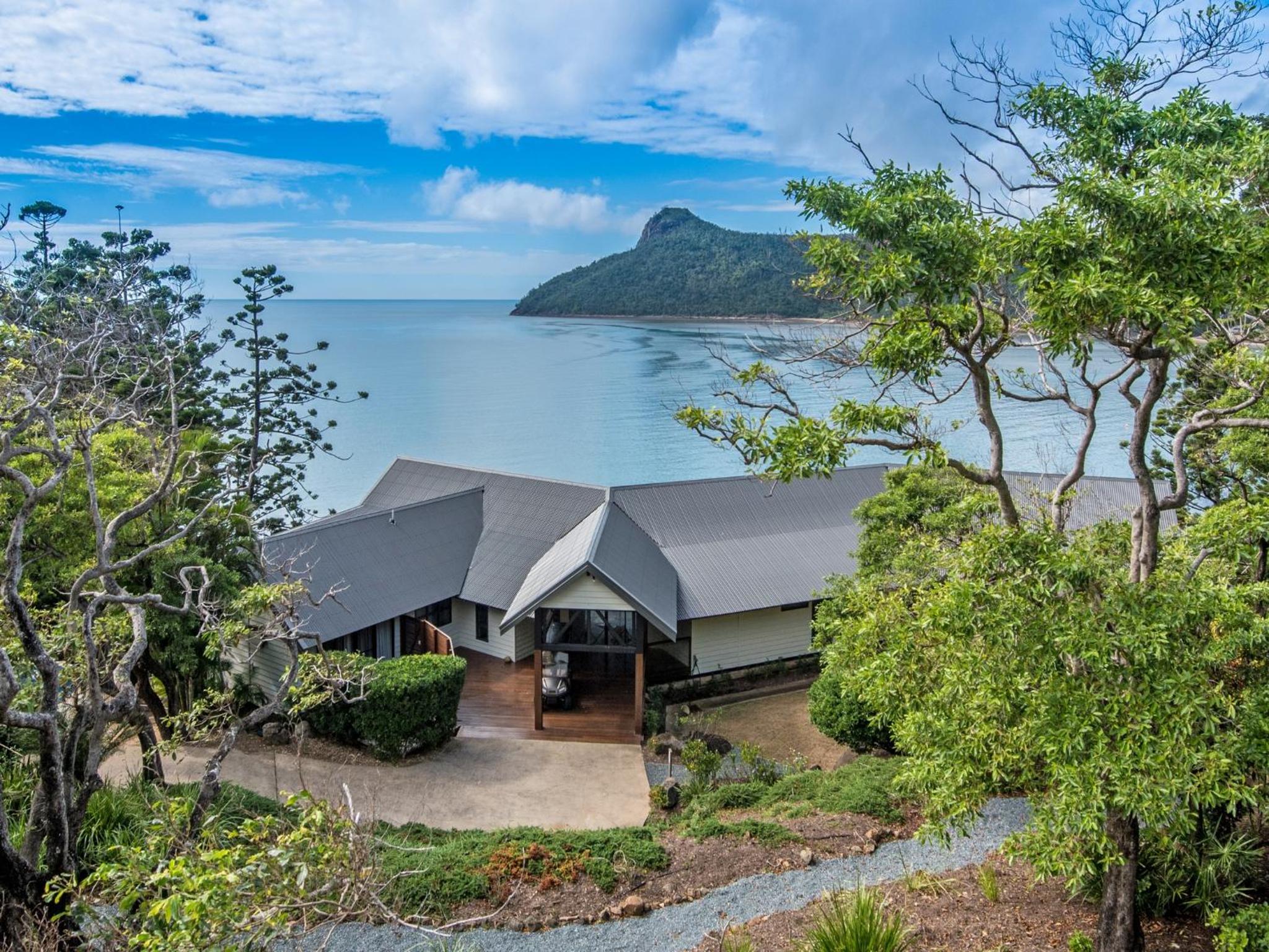 Hotel Mermaids Reach On Hamilton Island