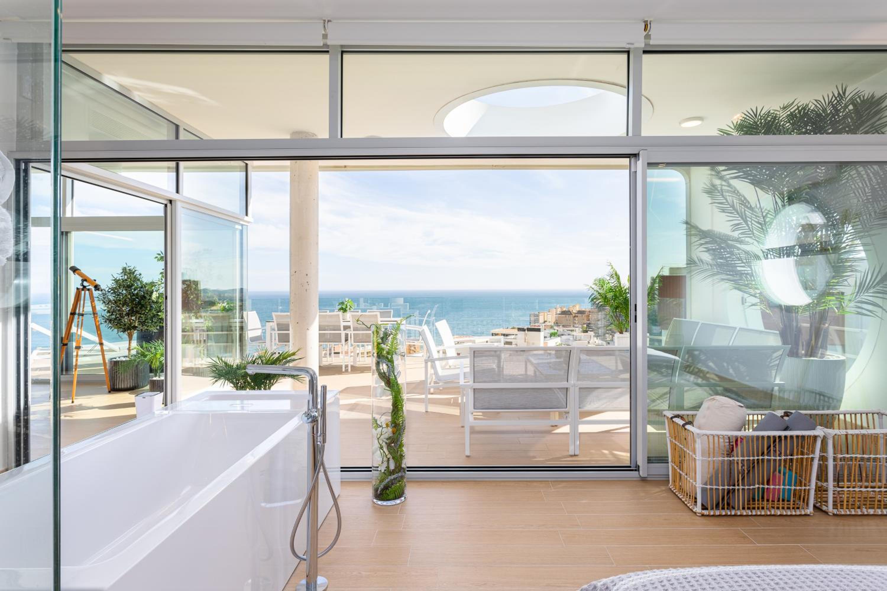 Hotel Ensuite Atico Deluxe Jacuzzi & Parking Privado