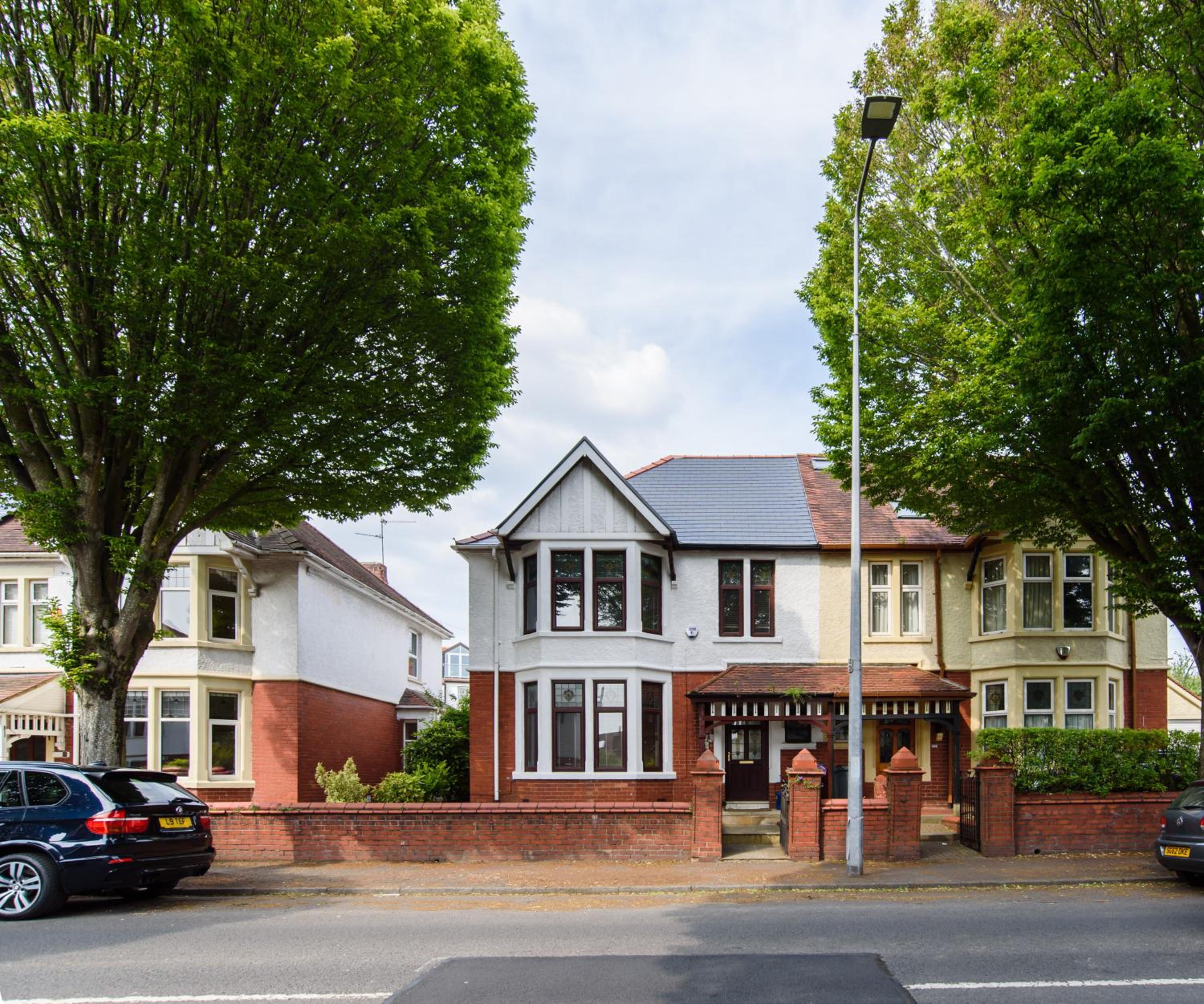 Hotel City Retreat, Spacious 4 Bed House, Games Room, Parking, Hot Tub & Bbq