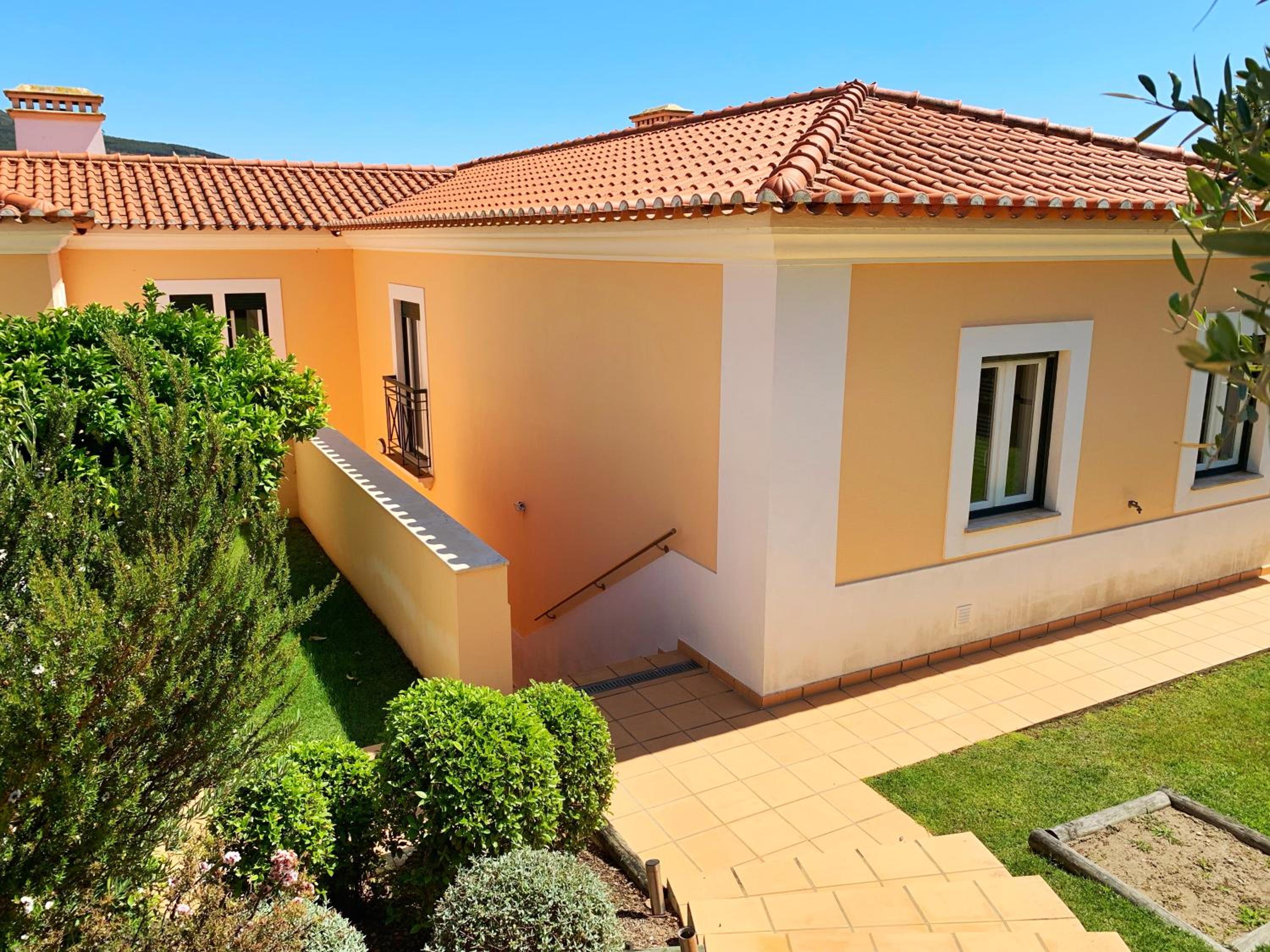 Hotel Villa With Swimming Pool In Golf Resort
