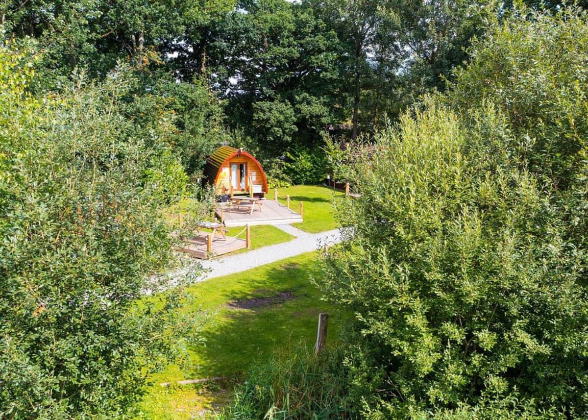Hotel Paradise Lakeside Lodges