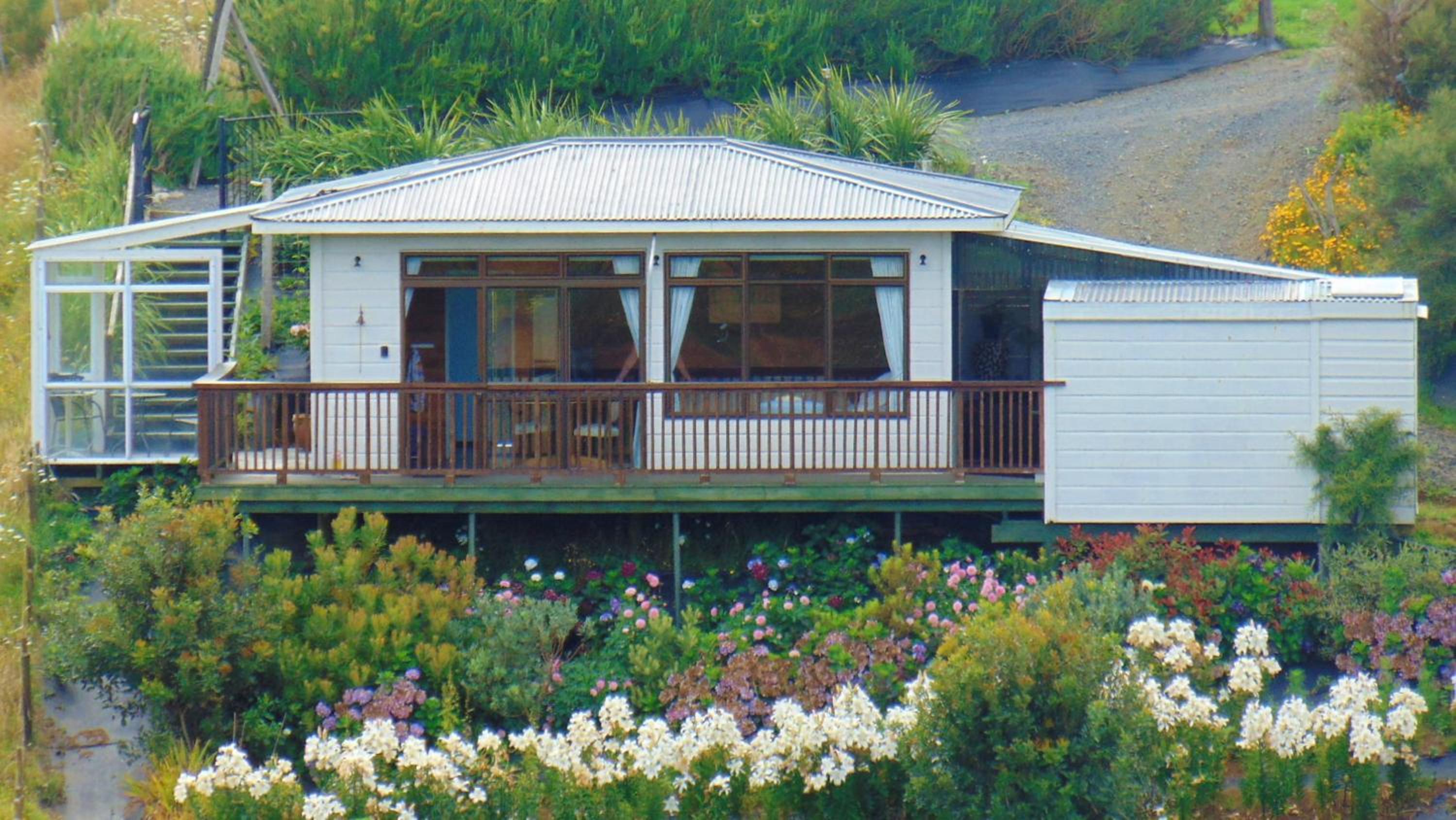Hotel Raglans Tranquil Garden Retreat - Moa Stone Lodge