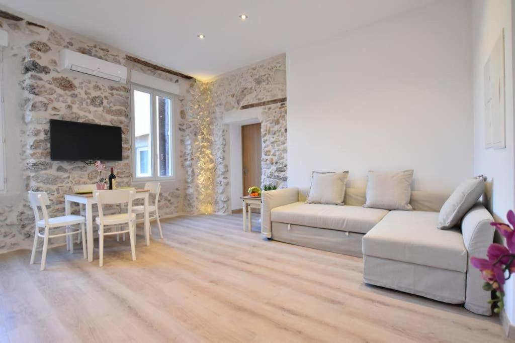 Hotel Gorgeous Brand New 2 Bedrooms