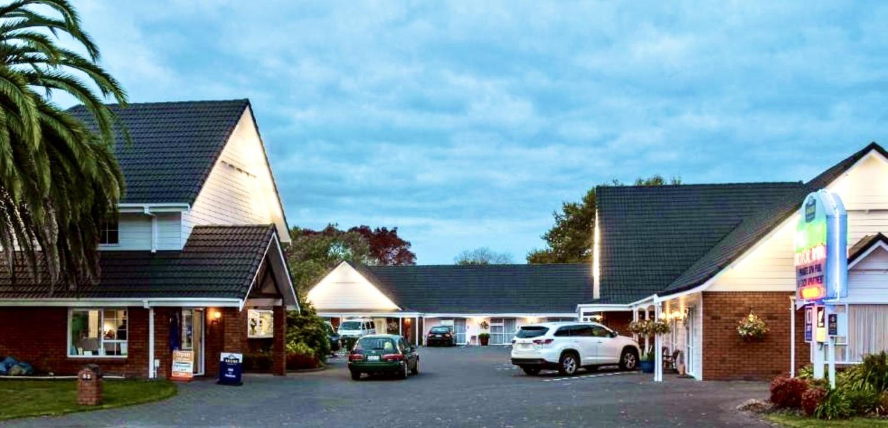 Hotel Palm Court Motor Inn