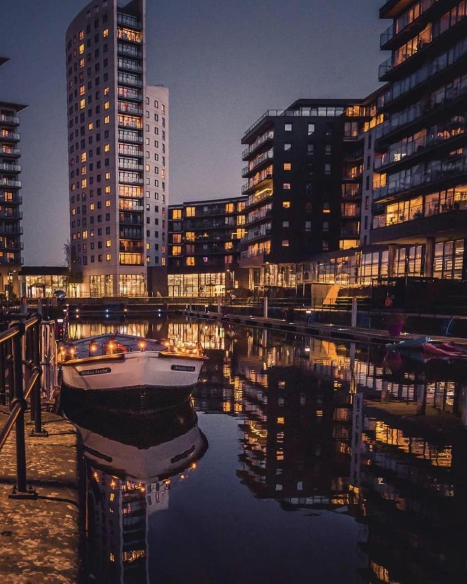 Hotel Deluxe City Apt, River Canal View& Free Parking!