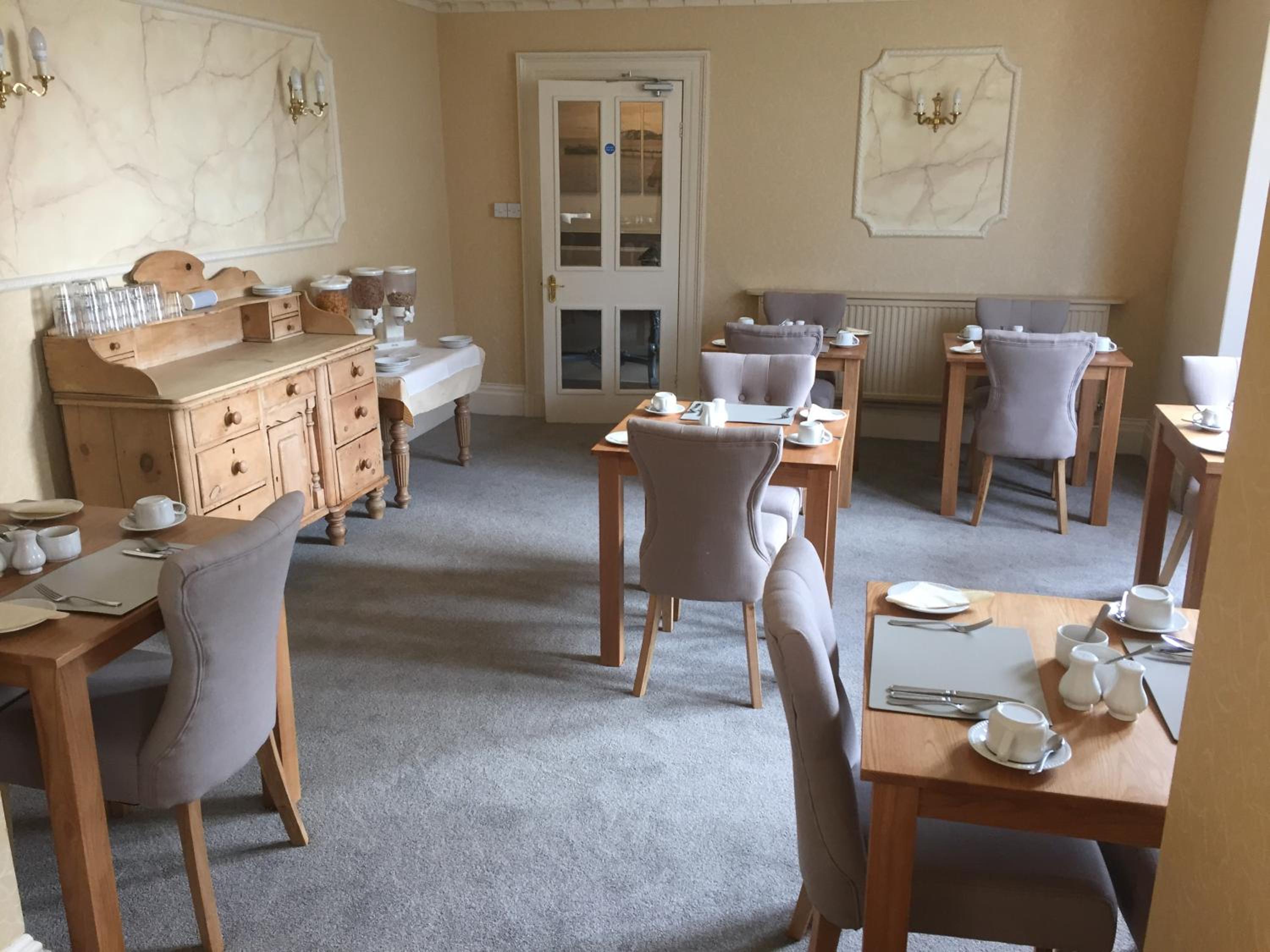 Hotel Lynton House