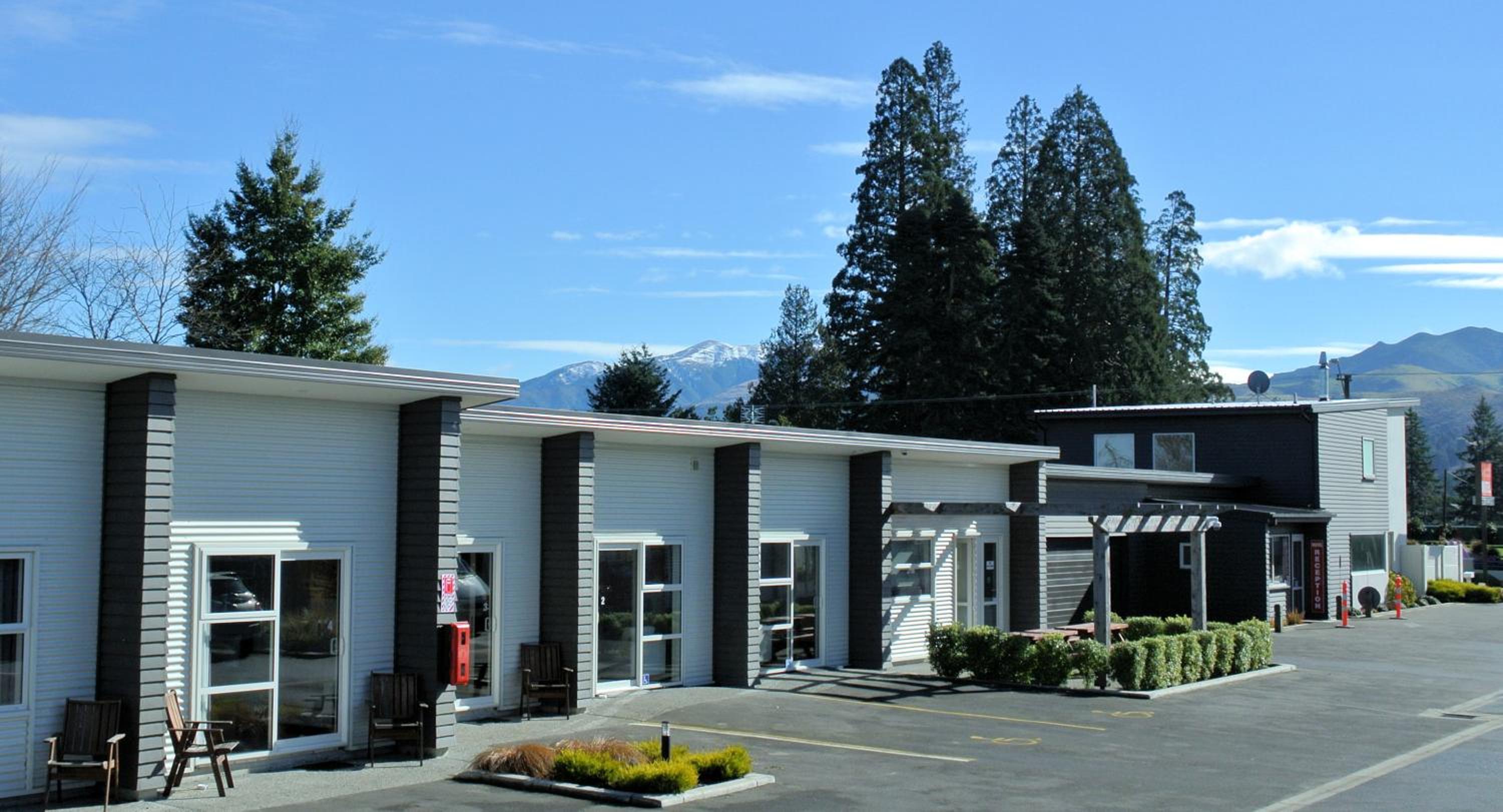 Hotel Oxford Village Motels