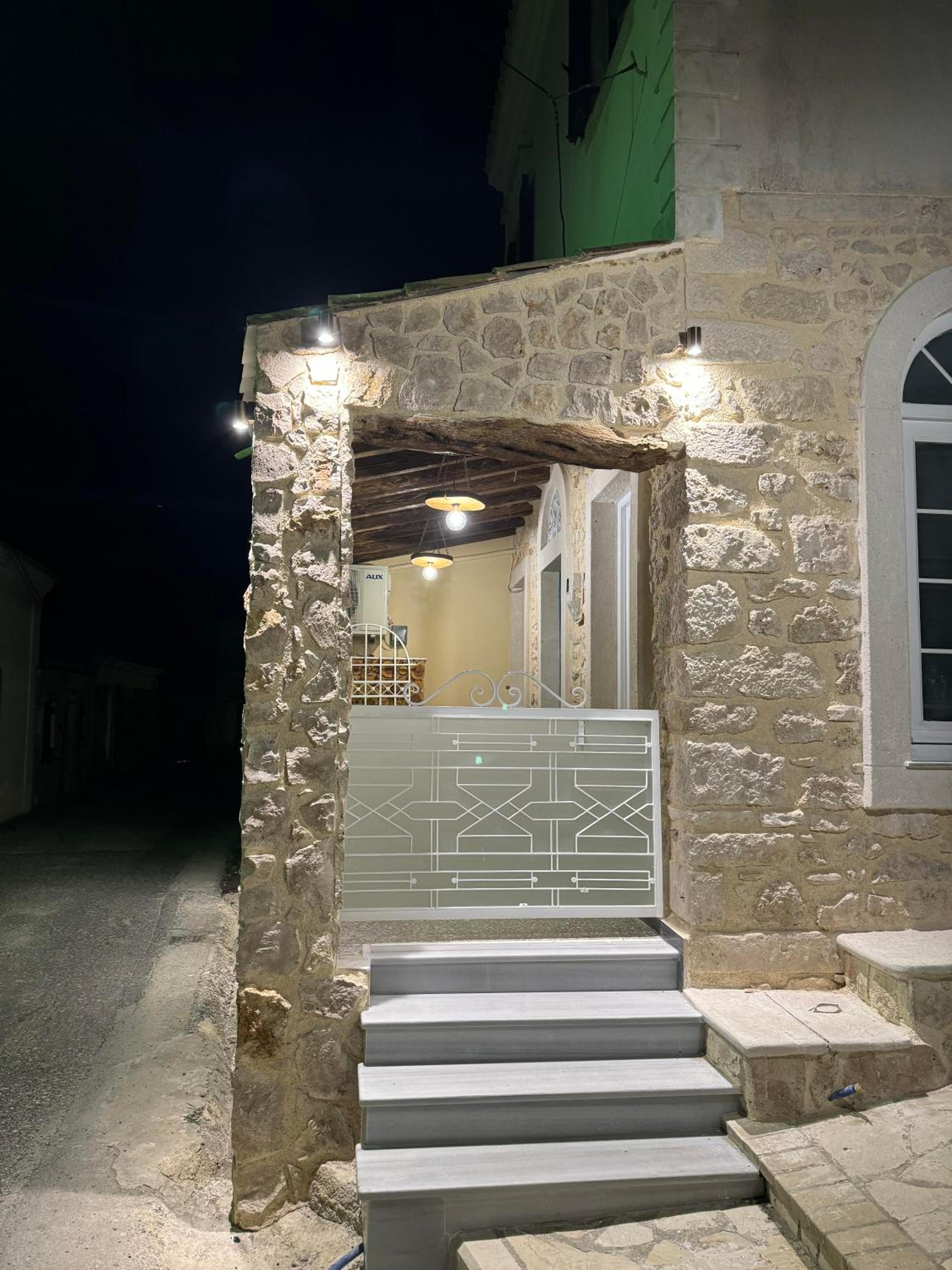 Hotel Golden Fox Village Studio