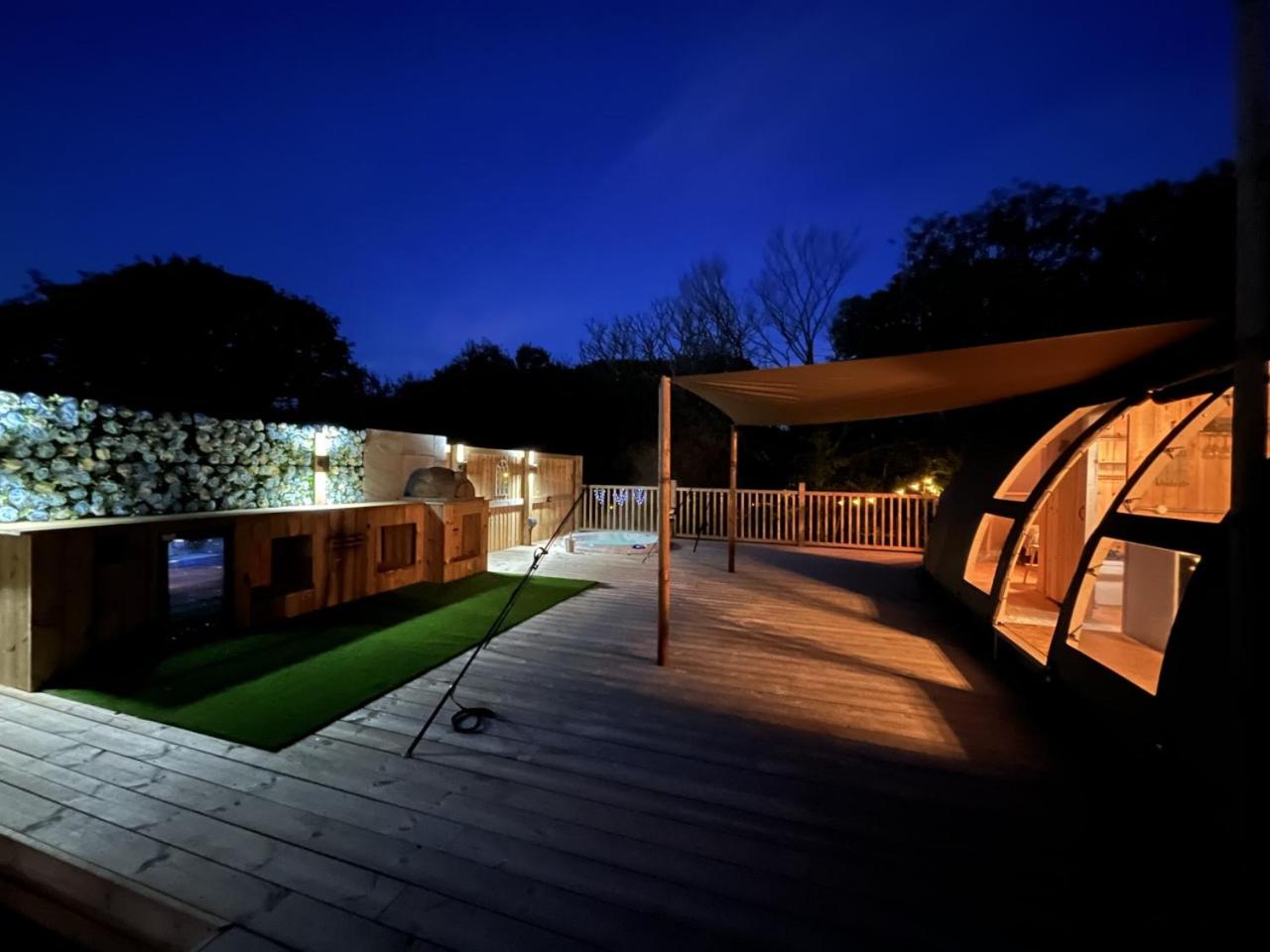 Hotel Sunrise Dome Tent