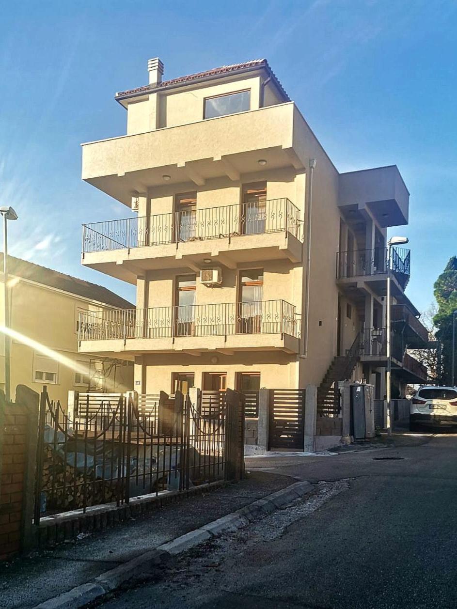 Hotel Apartments Teona