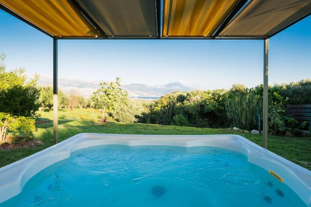 Hotel Dreamy Wooden Cottage Lixouri