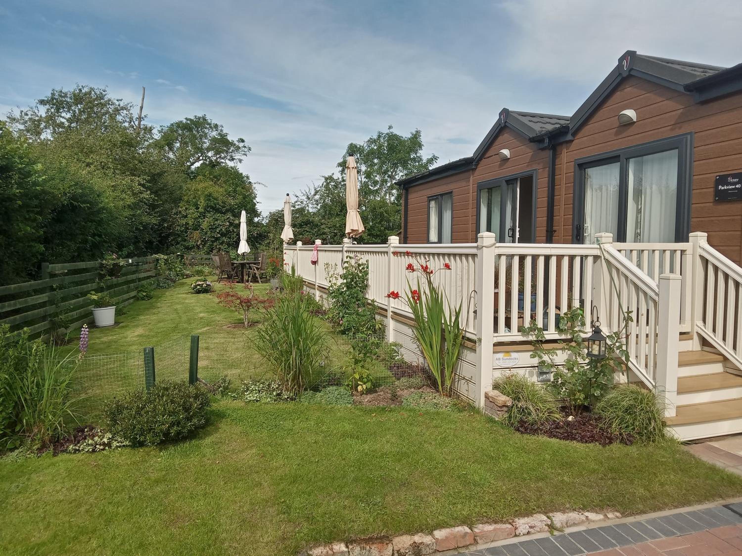Hotel Willow Tree Luxury Lodge With Private Hot-tub And Garden Only 6 Miles To York