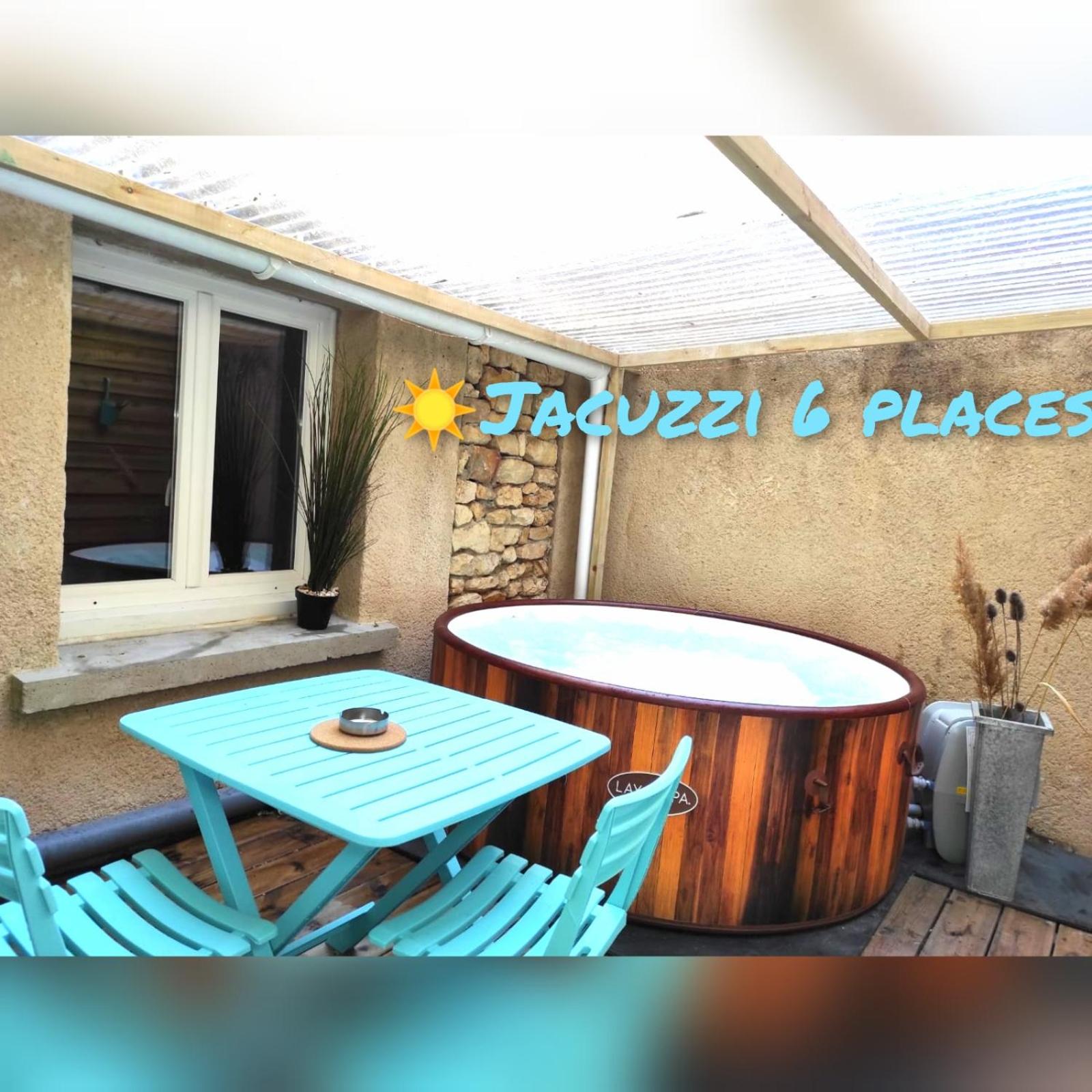 Hotel Lantique Spa: Jacuzzi Sous Patio