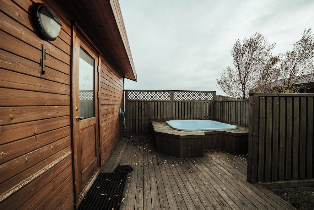 Hotel Minniborgir Cottages & Restaurant