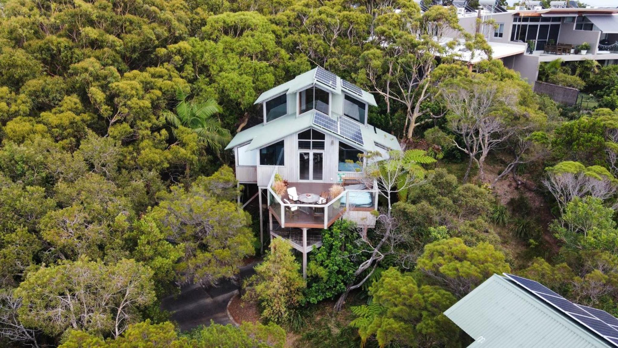 Hotel The Oasis Apartments and Treetop Houses