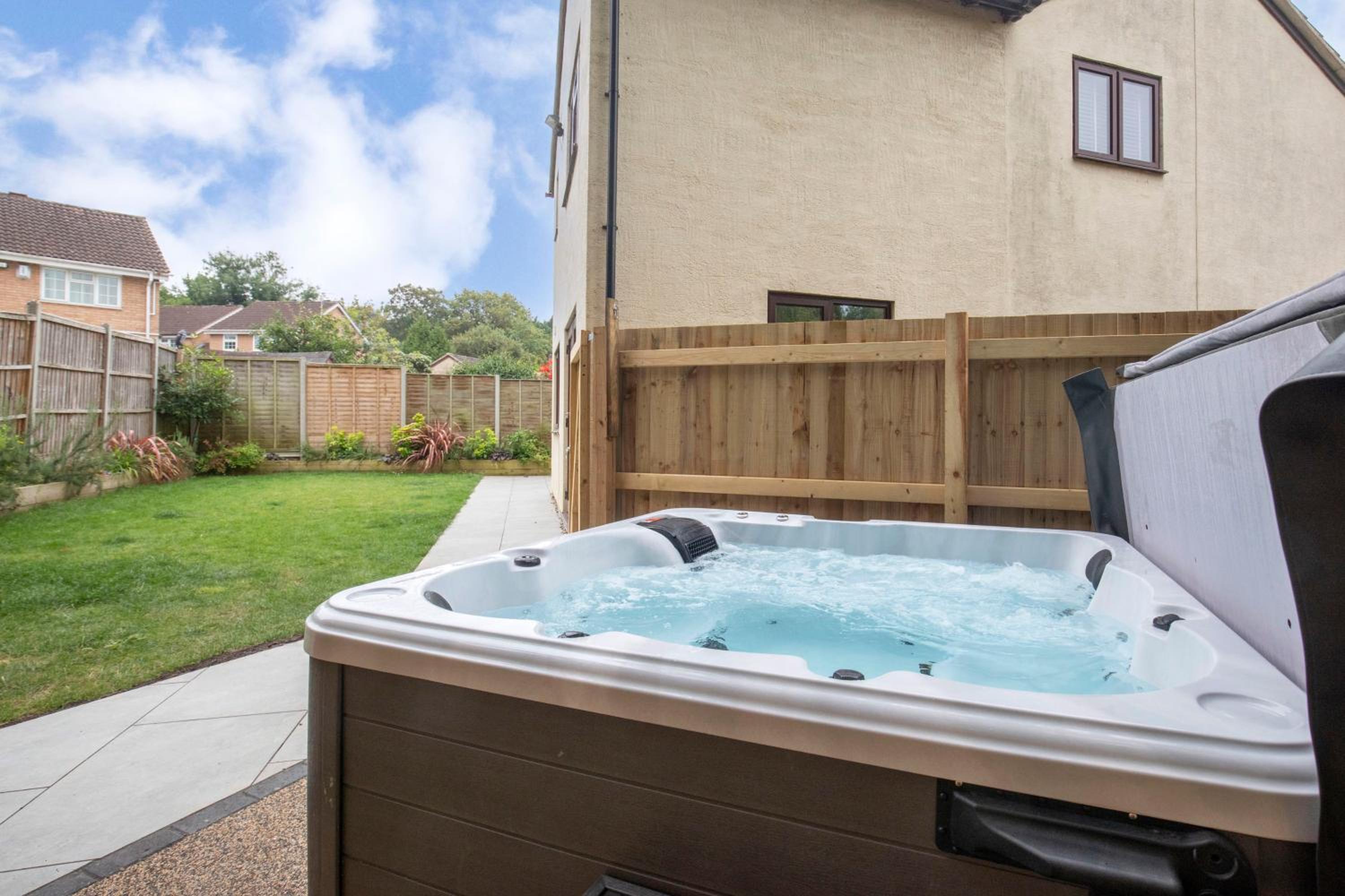 Hotel Stunning Five Bed Detached Home