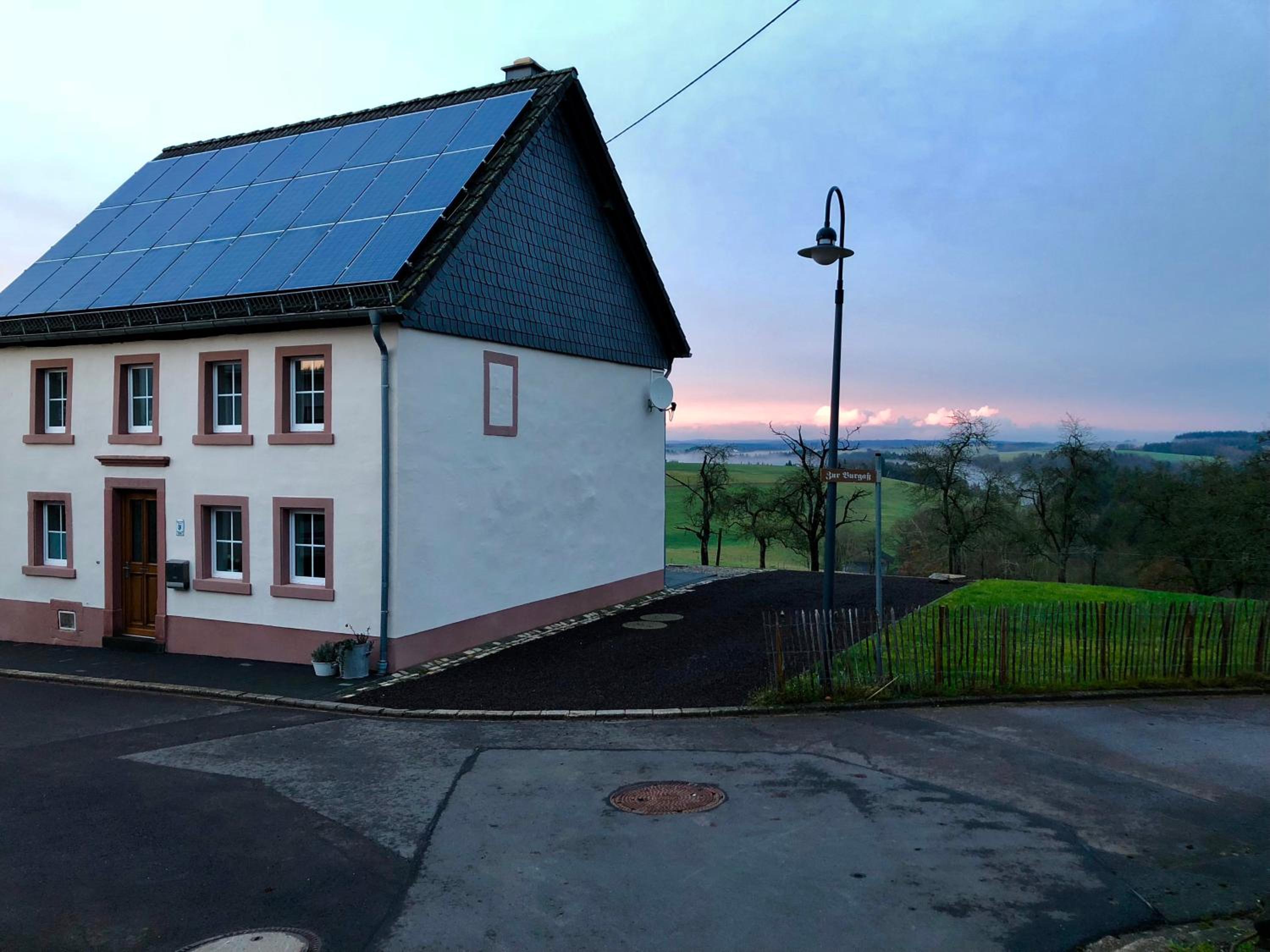 Hotel Eifelhaus Zur Burgass 1807 Sauna & Badezuber