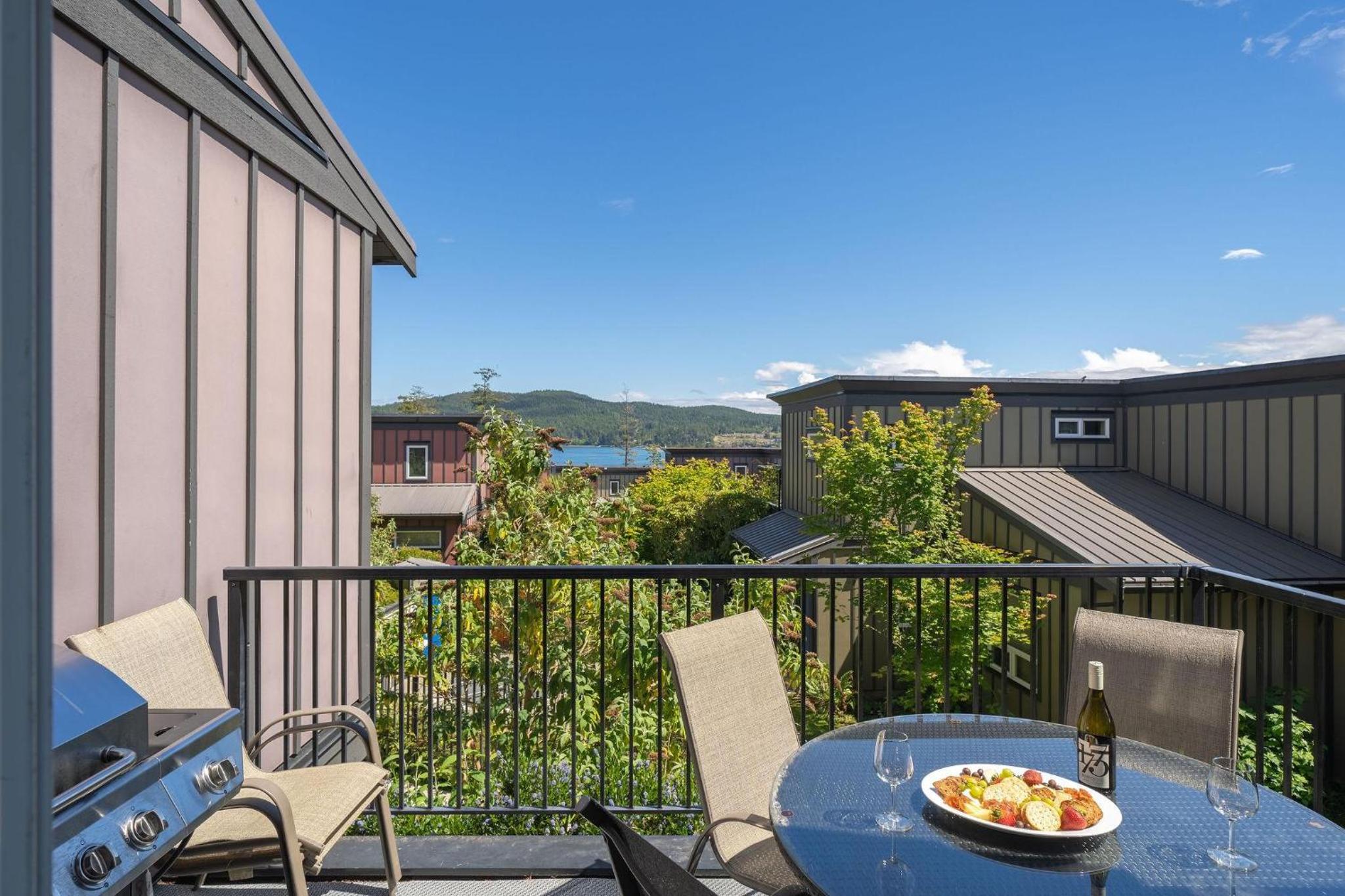 Hotel Sooke Harbour Resort & Marina