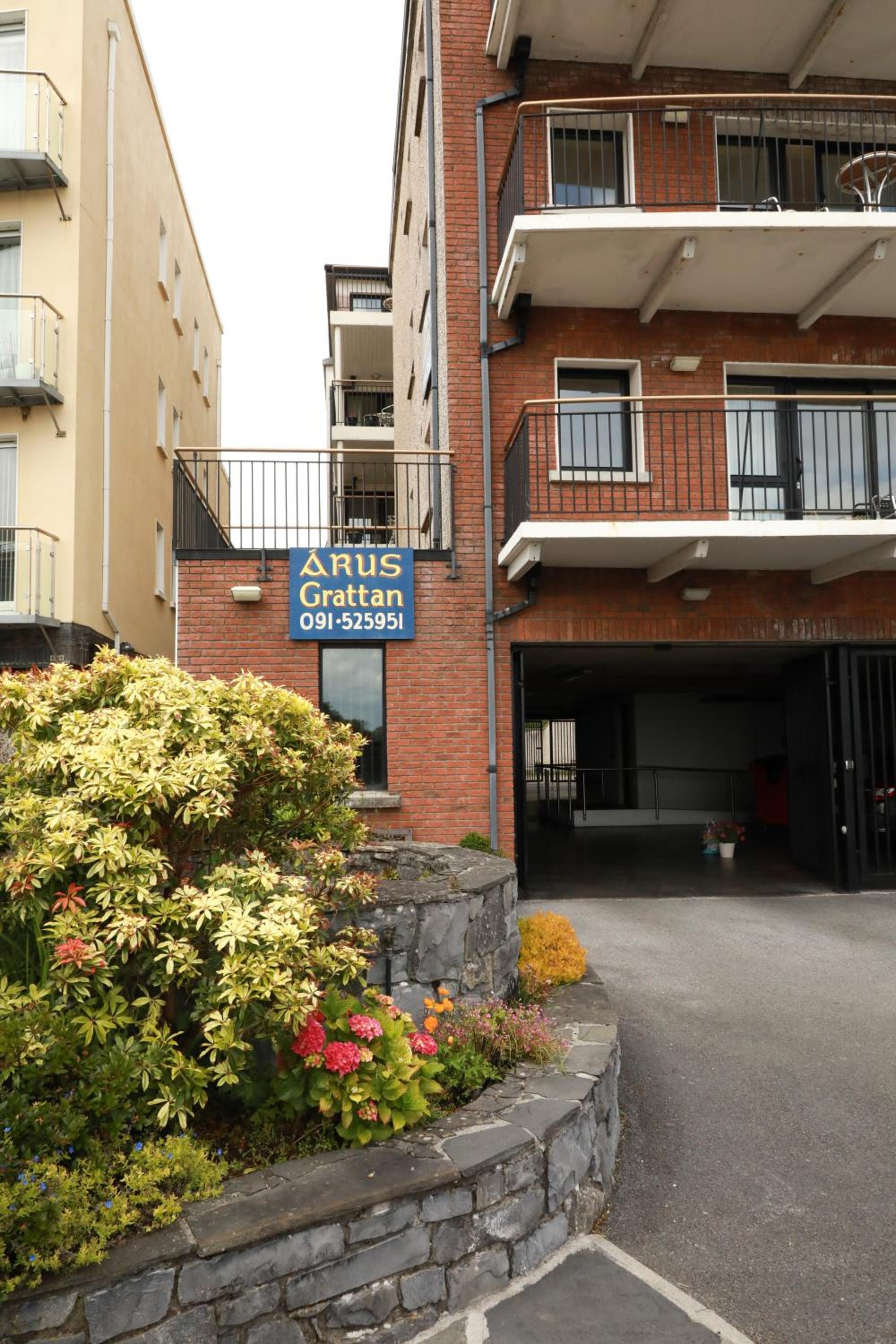 Hotel Arus Grattan