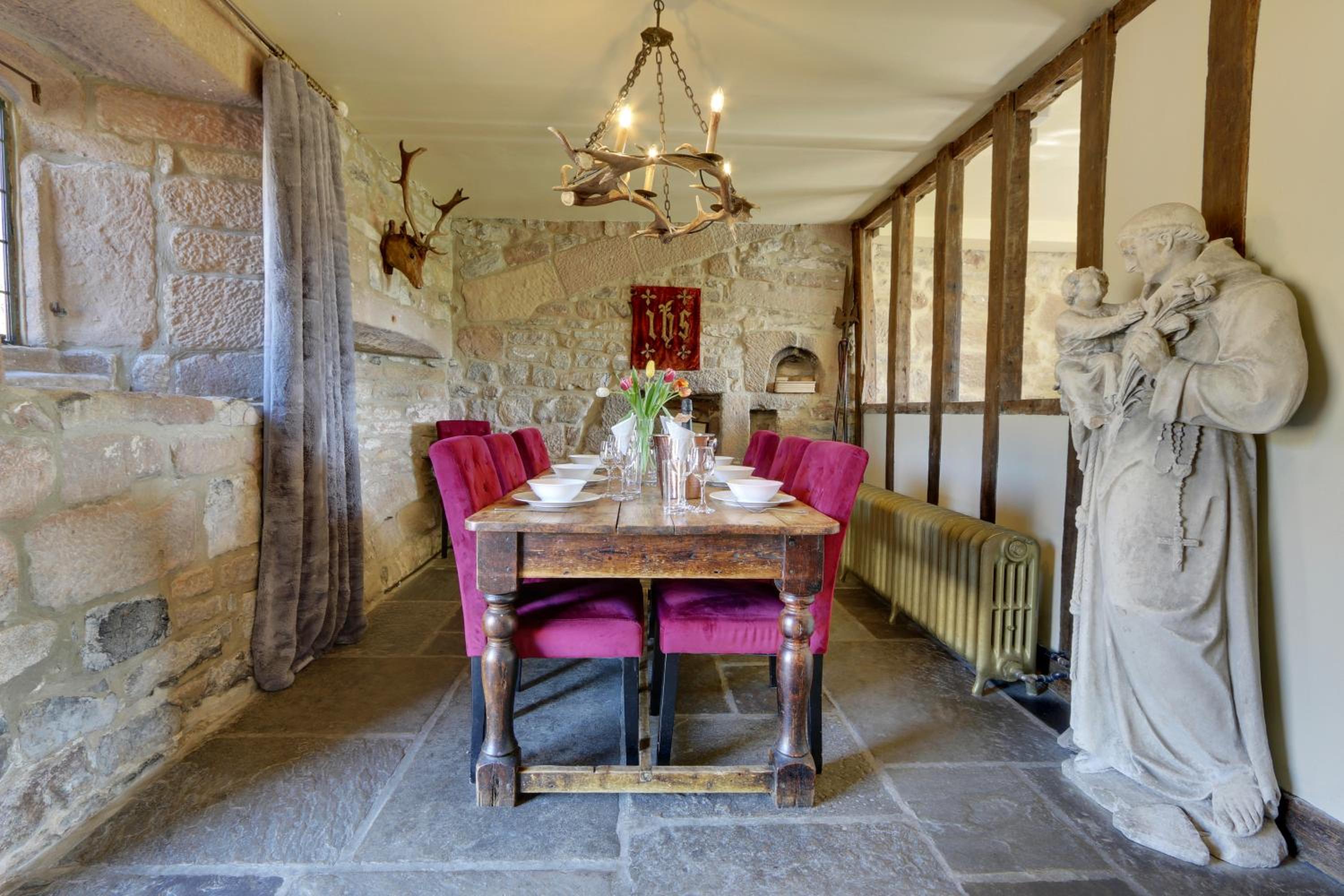 Hotel Derbyshire Chapel For 6 At Harthill Hall Private Hot Tub 8am - 10pm Plus Private Daily Use Of Indoor Pool And Sauna 1 Hour