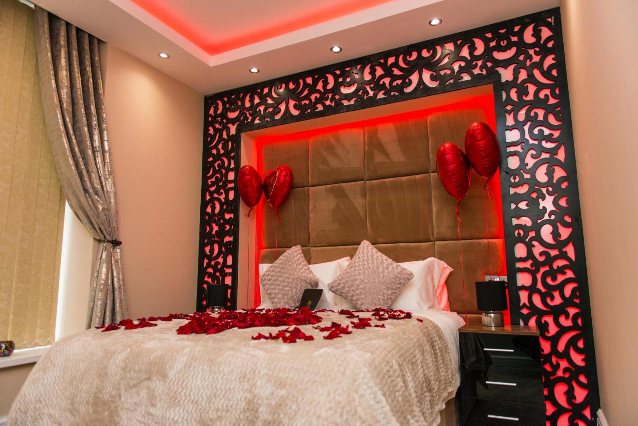 Hotel Aphrodite Suites Huddersfield