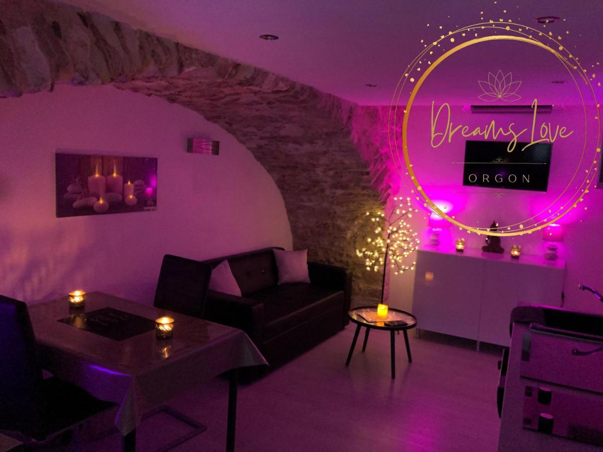 Hotel Appartement Love Room Avec Jacuzzi Et Hammam Privatise Lieu Insolite En Amoureux Spa Detente Assuree Avec De Doux Massages