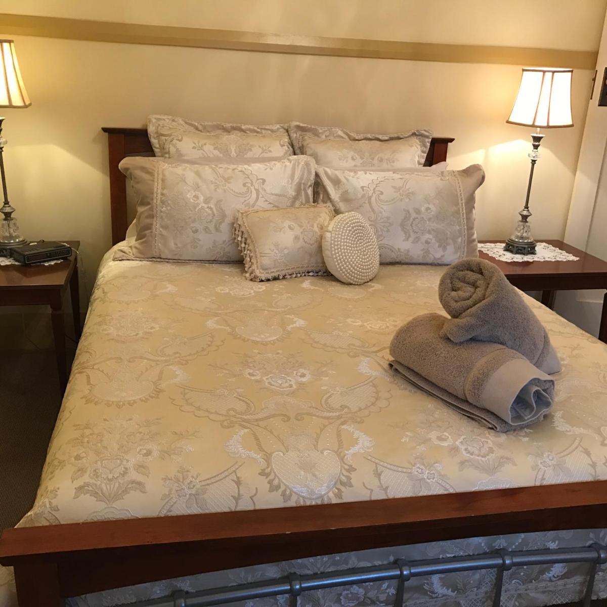 Hotel Guest House on Hyde