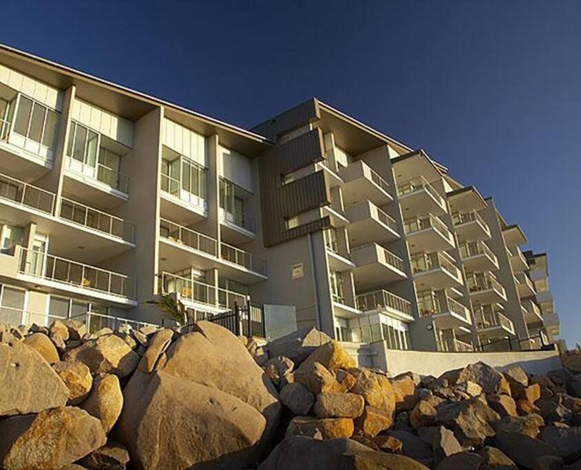 Hotel Panoramic Ocean Views 2 Bed/2 Bath Unit, Nelly Bay