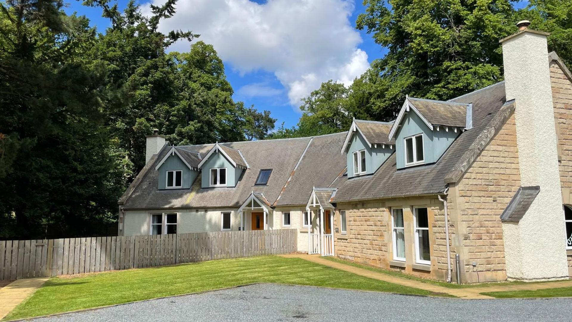 Hotel Estate Houses At Carberry Tower