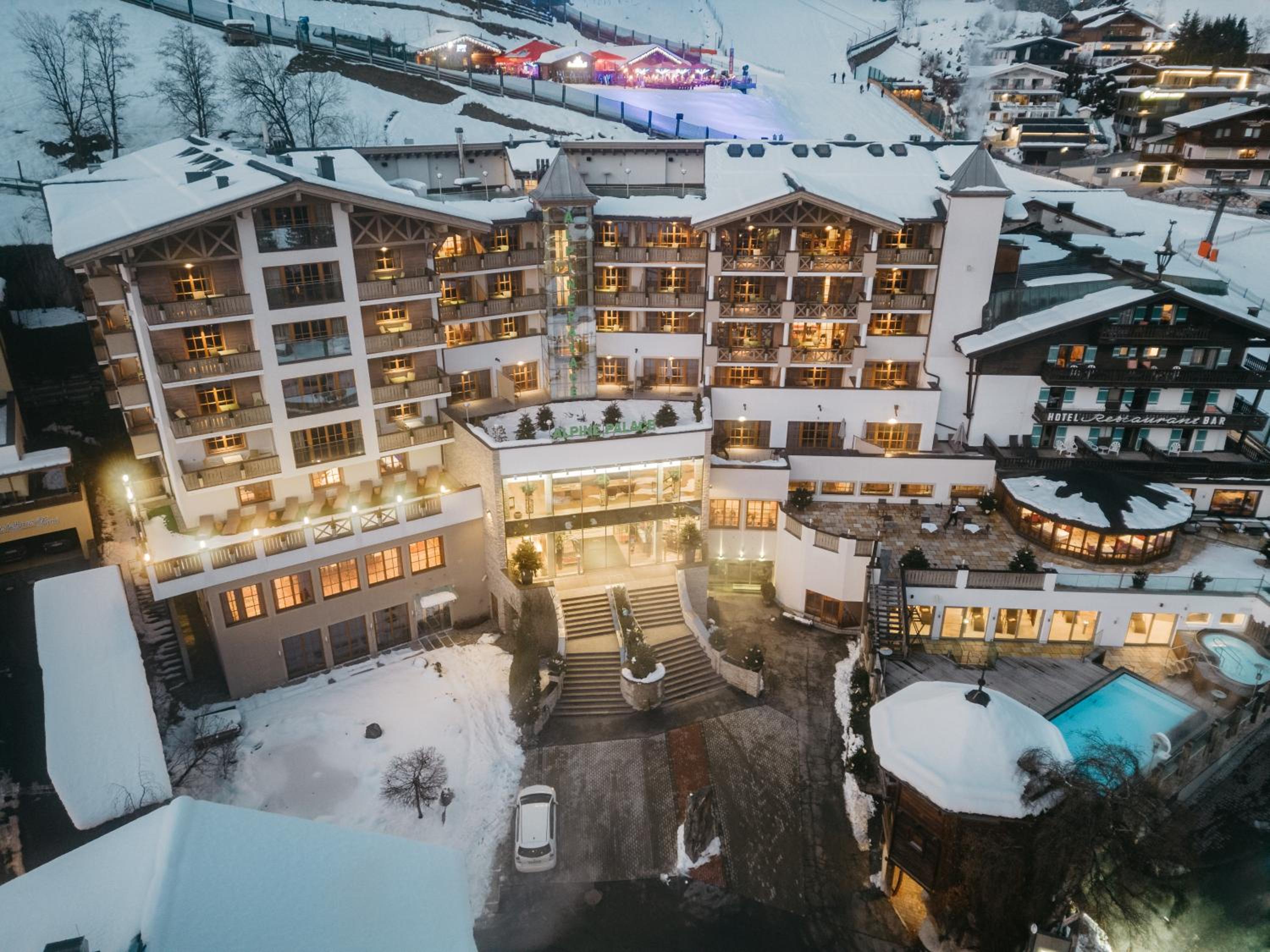 Hotel The Alpine Palace