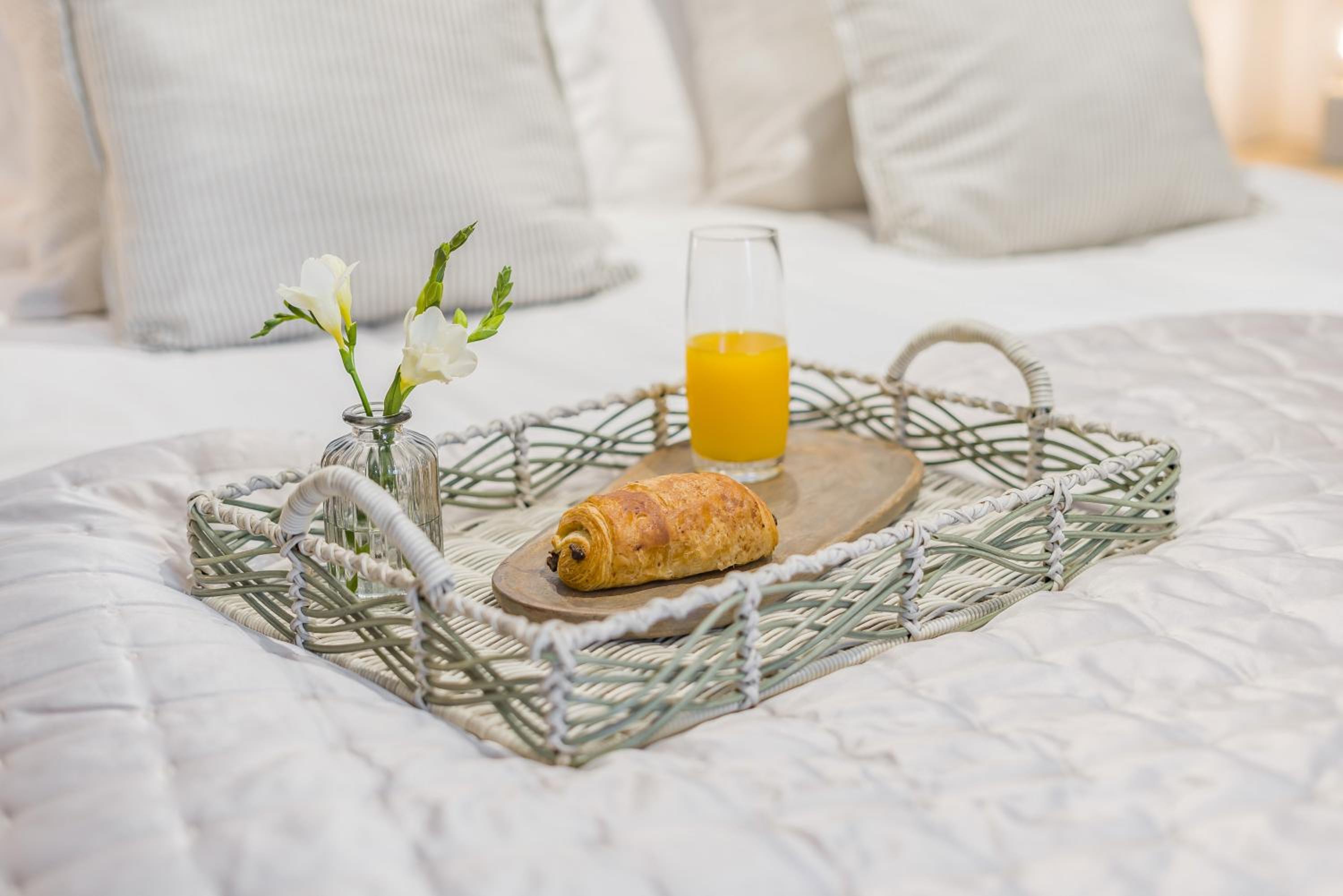 Hotel Brand New Listing - The Honey Pot In Stanton
