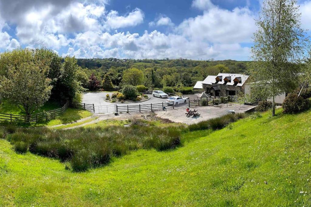 Hotel Beautiful Barn Conversion In West Wales