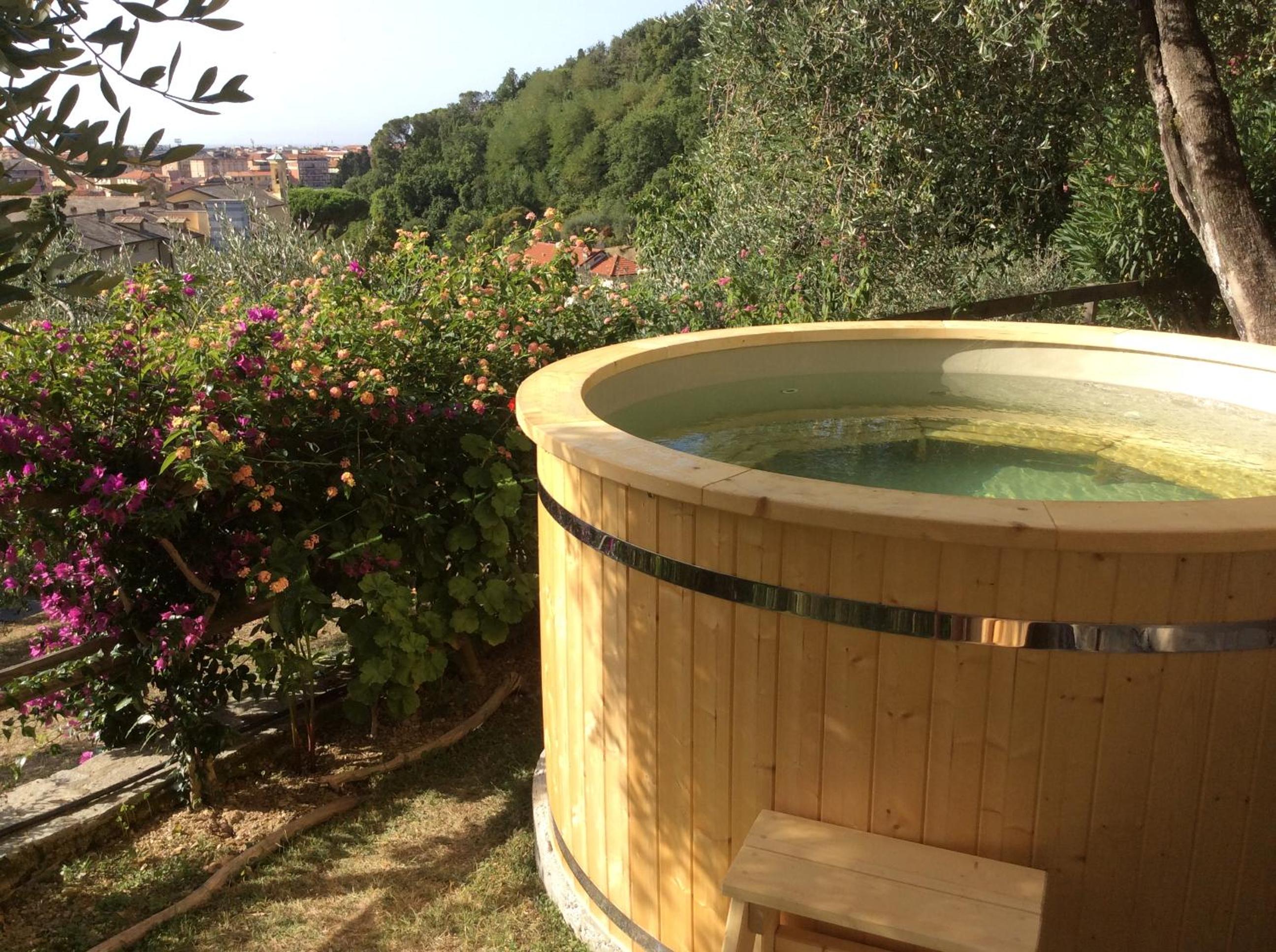 Hotel Olive Press Lodge