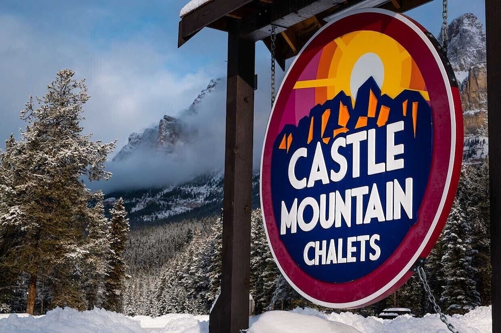 Hotel Castle Mountain Chalets