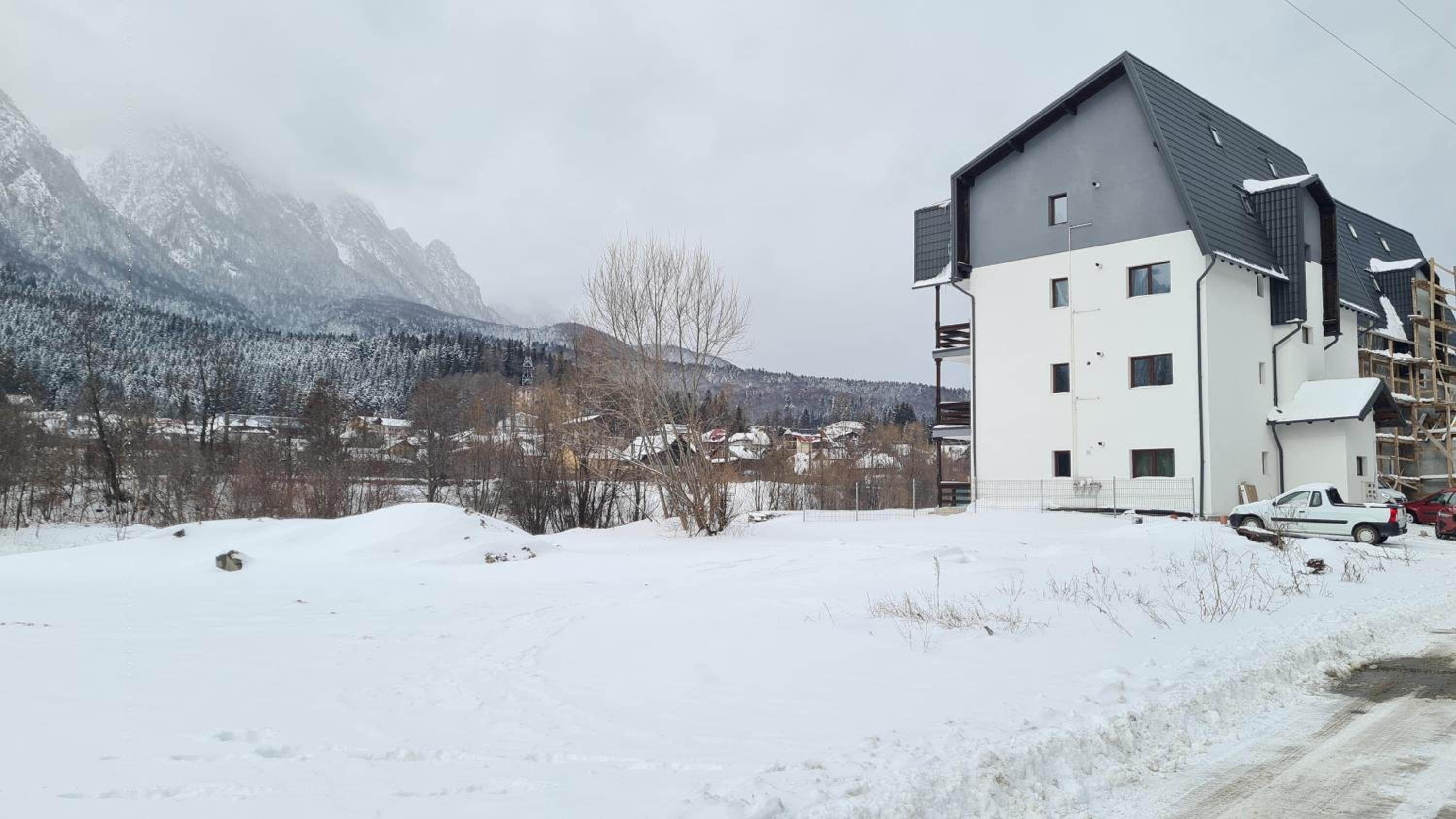 Hotel Cozy Riverfront Apartments With Mountain View