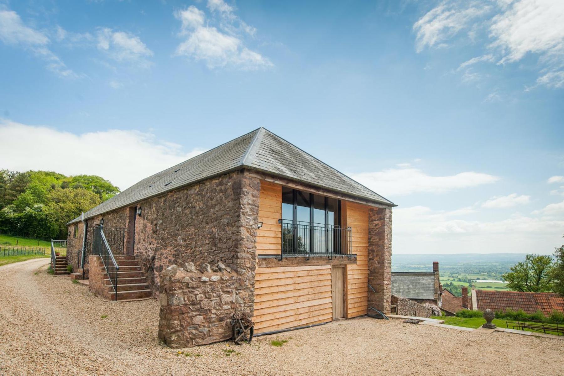 Hotel Tilbury Shepherd Huts with Hot Tubs Plus Holiday Cottages