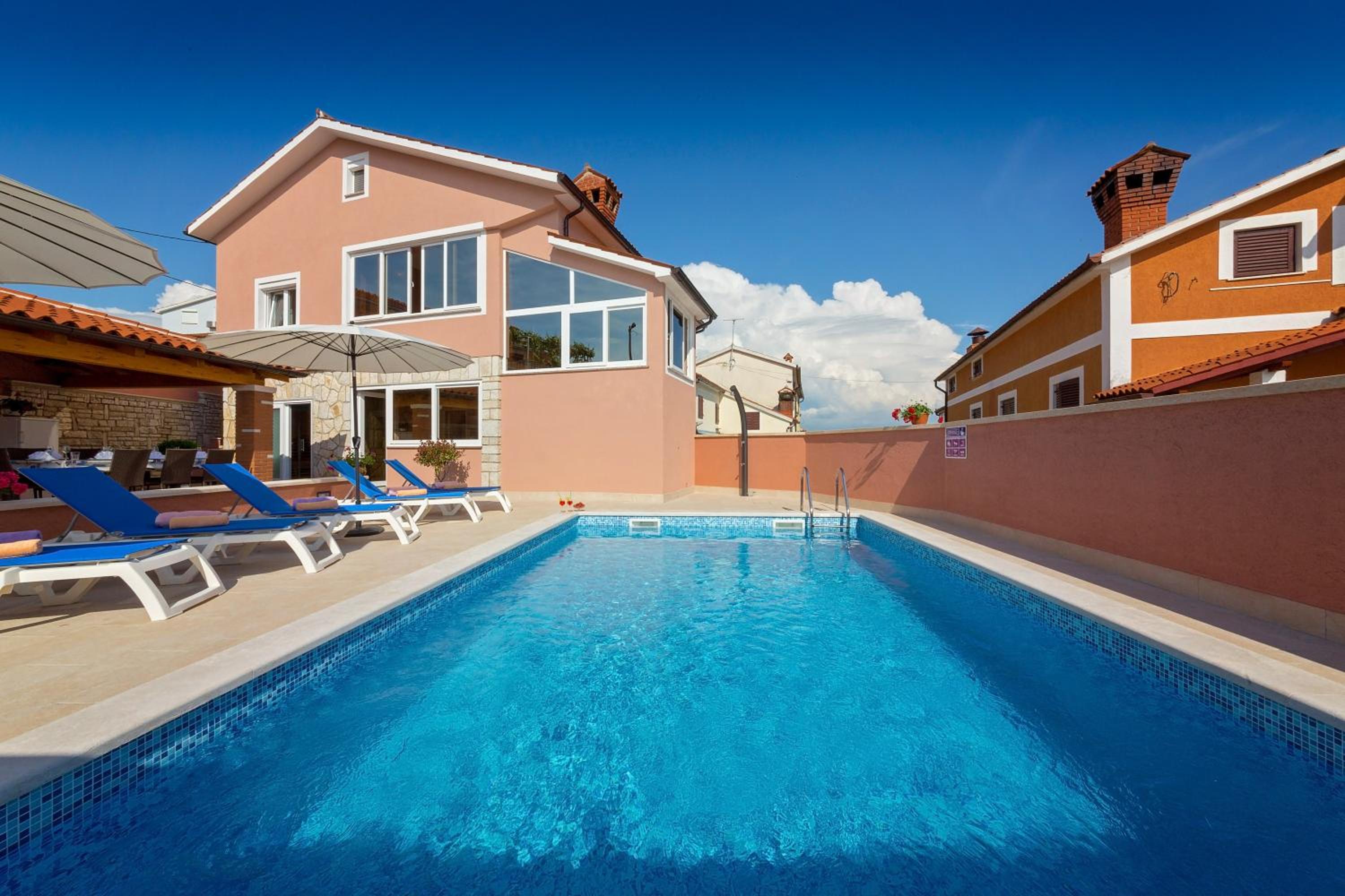 Hotel Villa Petra, Kastelir