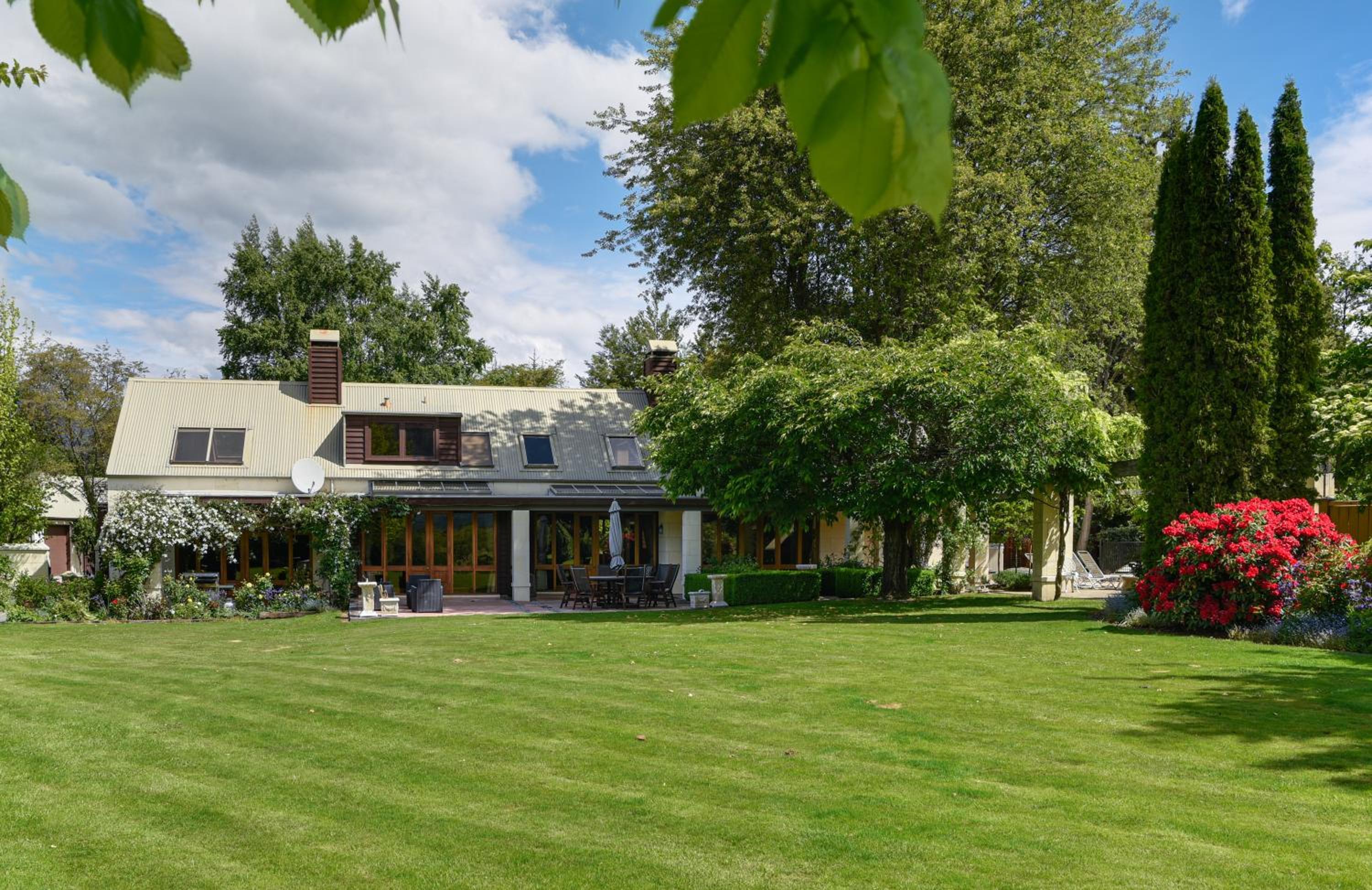 Hotel Manata Homestead & Lodge