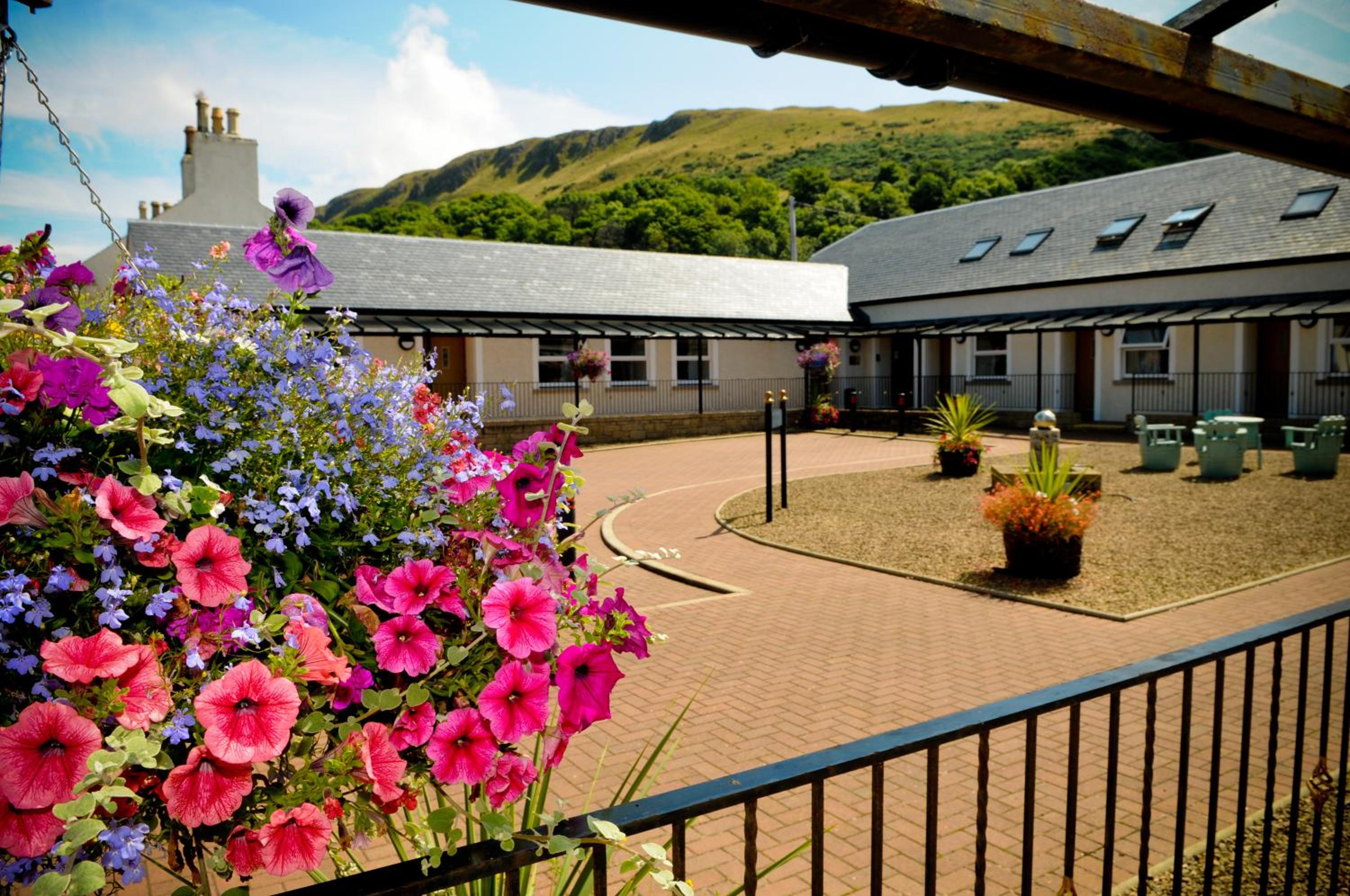 Hotel Woodland Bay Hotel