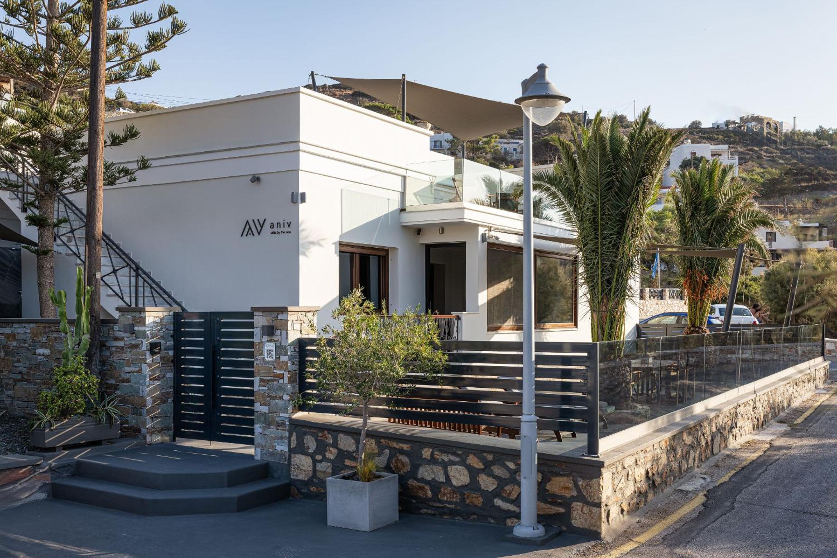 Hotel Aniv Villa By The Sea