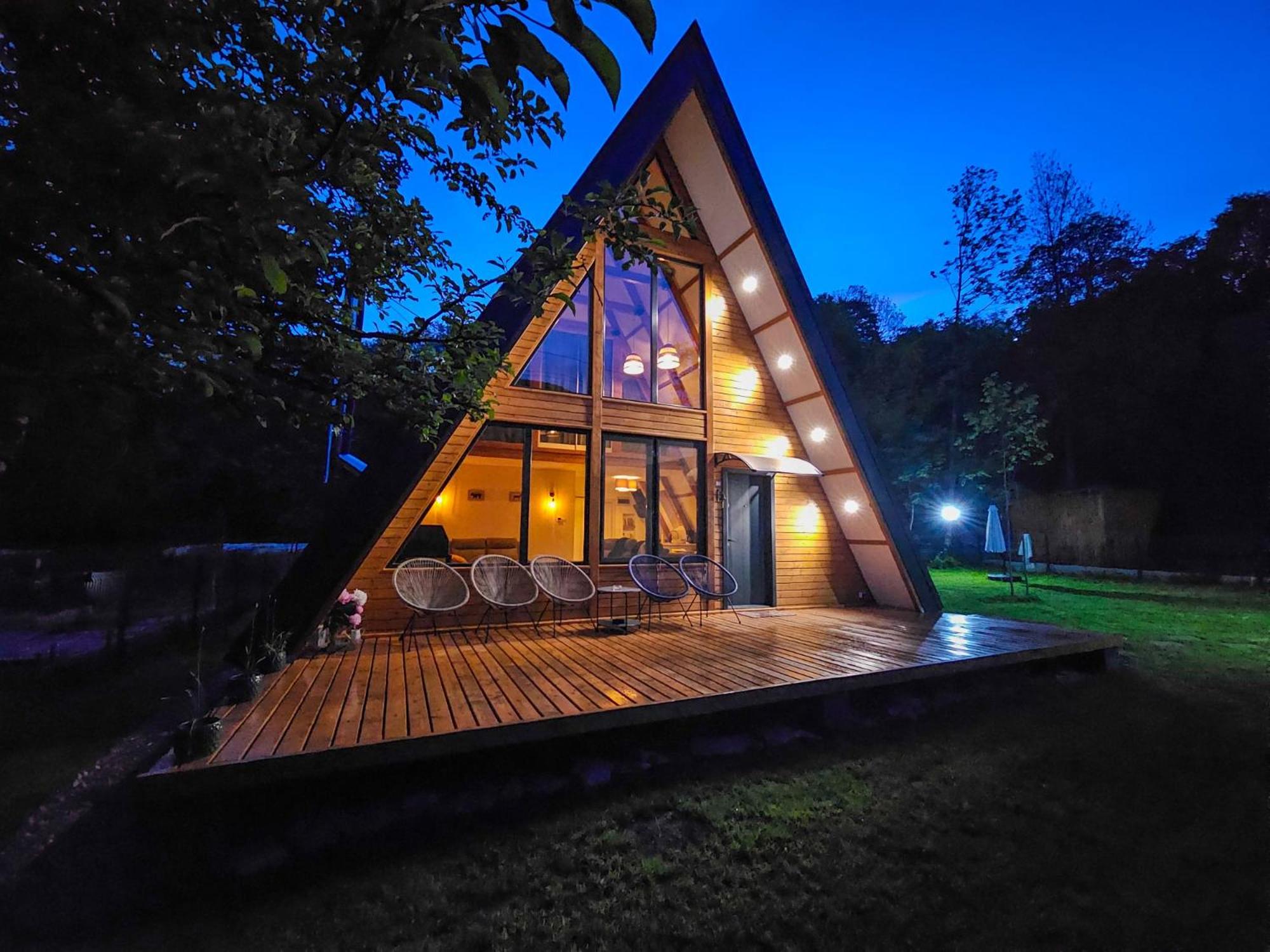 Hotel Casuta Floare De Fan