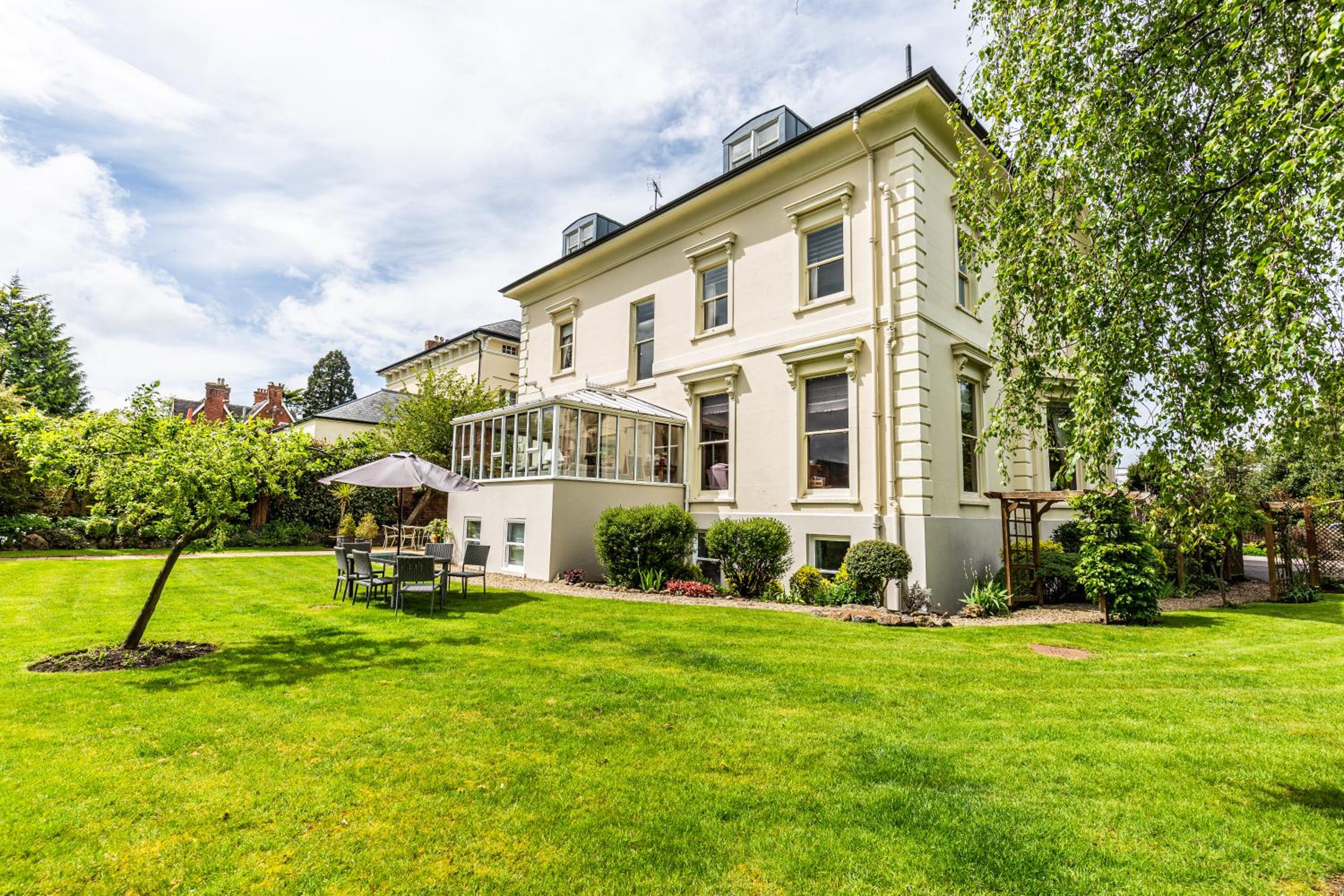 Hotel Beaumont House