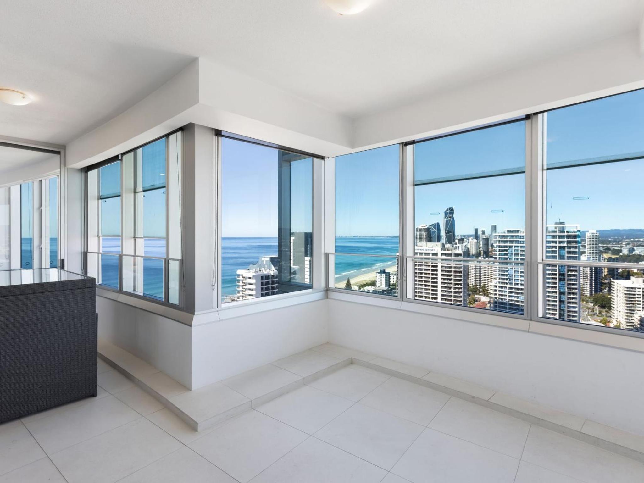 Hotel Luxury 3 Bedroom Apartment In Q1 With Ocean Views